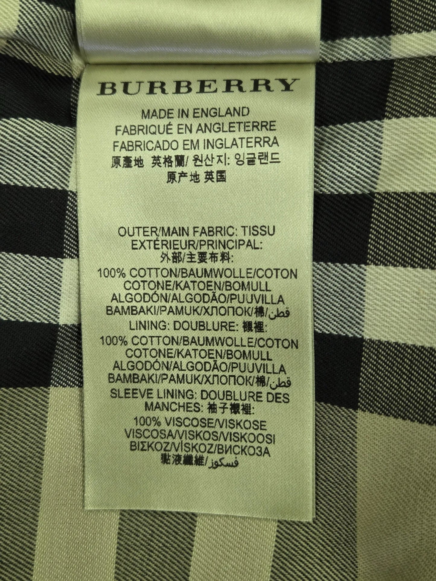 Burberry The Kensington Short Trenchcoat