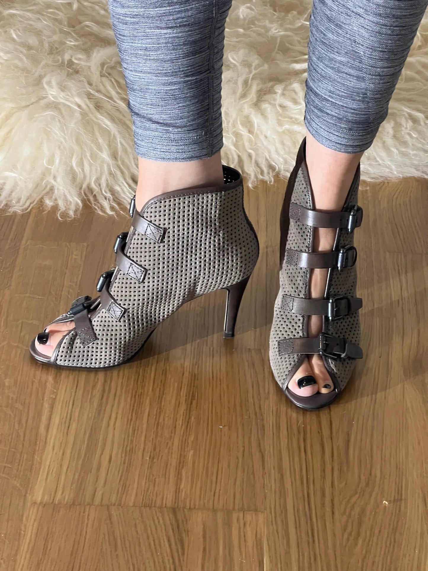 Ash Heels