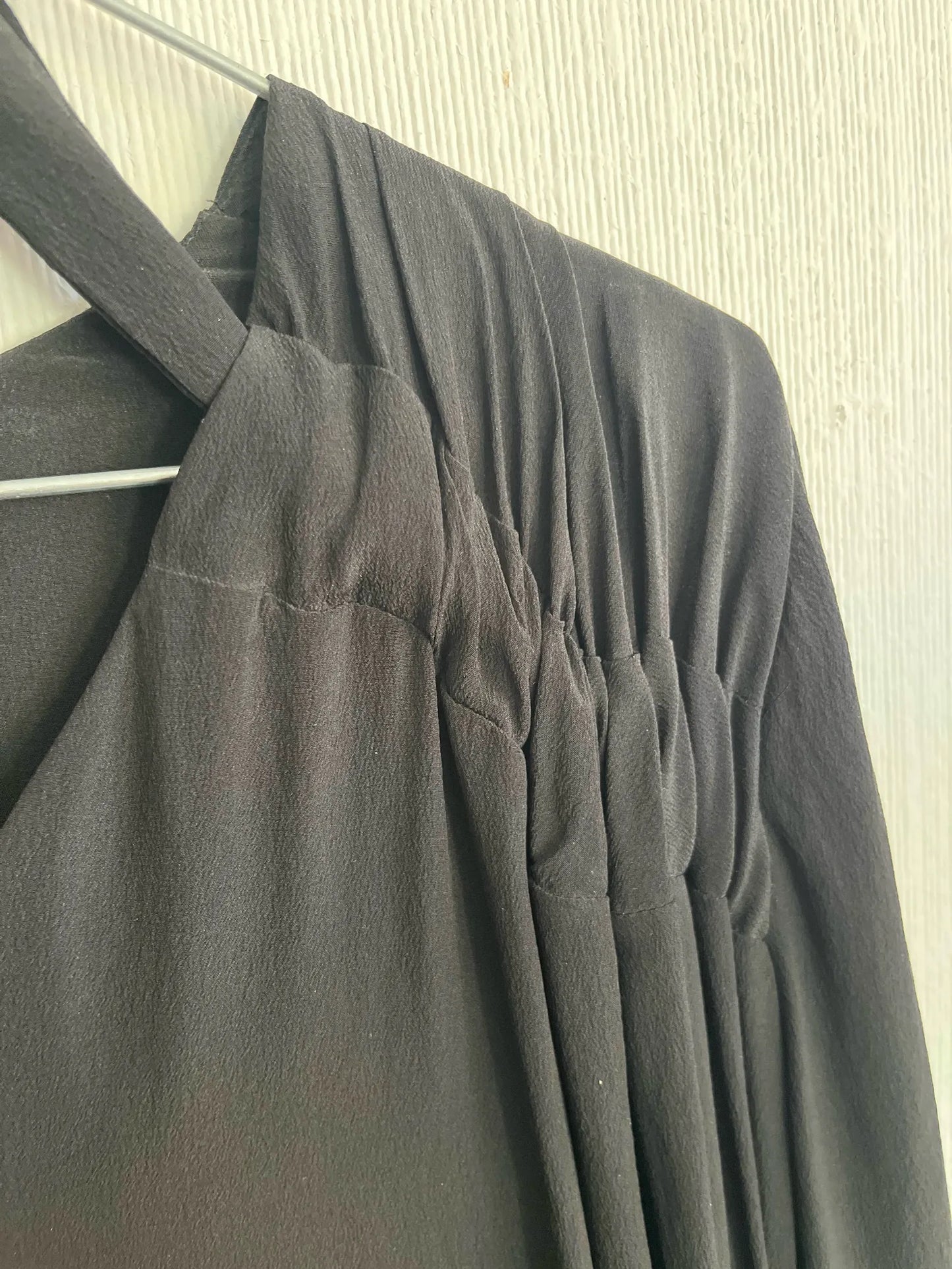 & Other Stories-sidenklänning