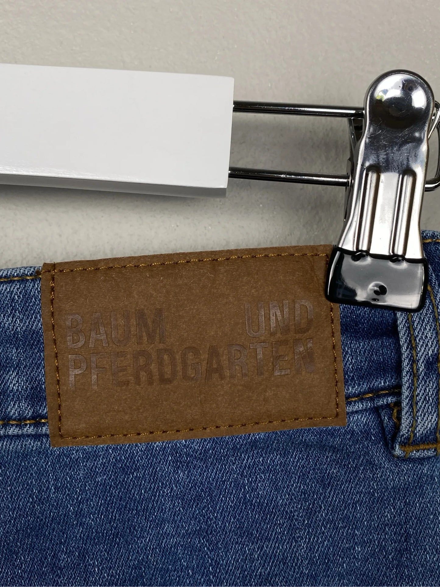 Baum und Pferdgarten Jeans