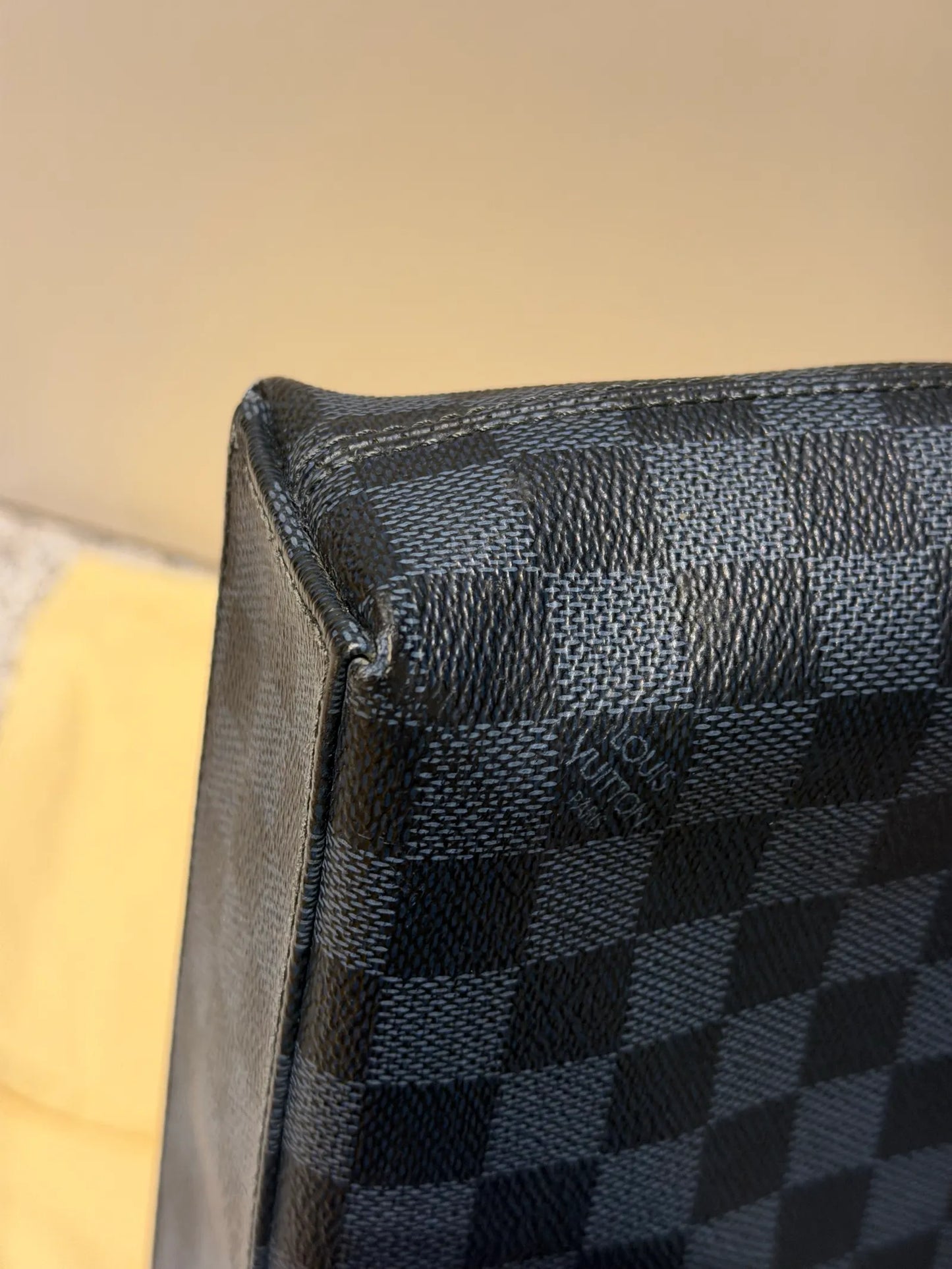 Louis Vuitton Porte Documents Jour Computer case