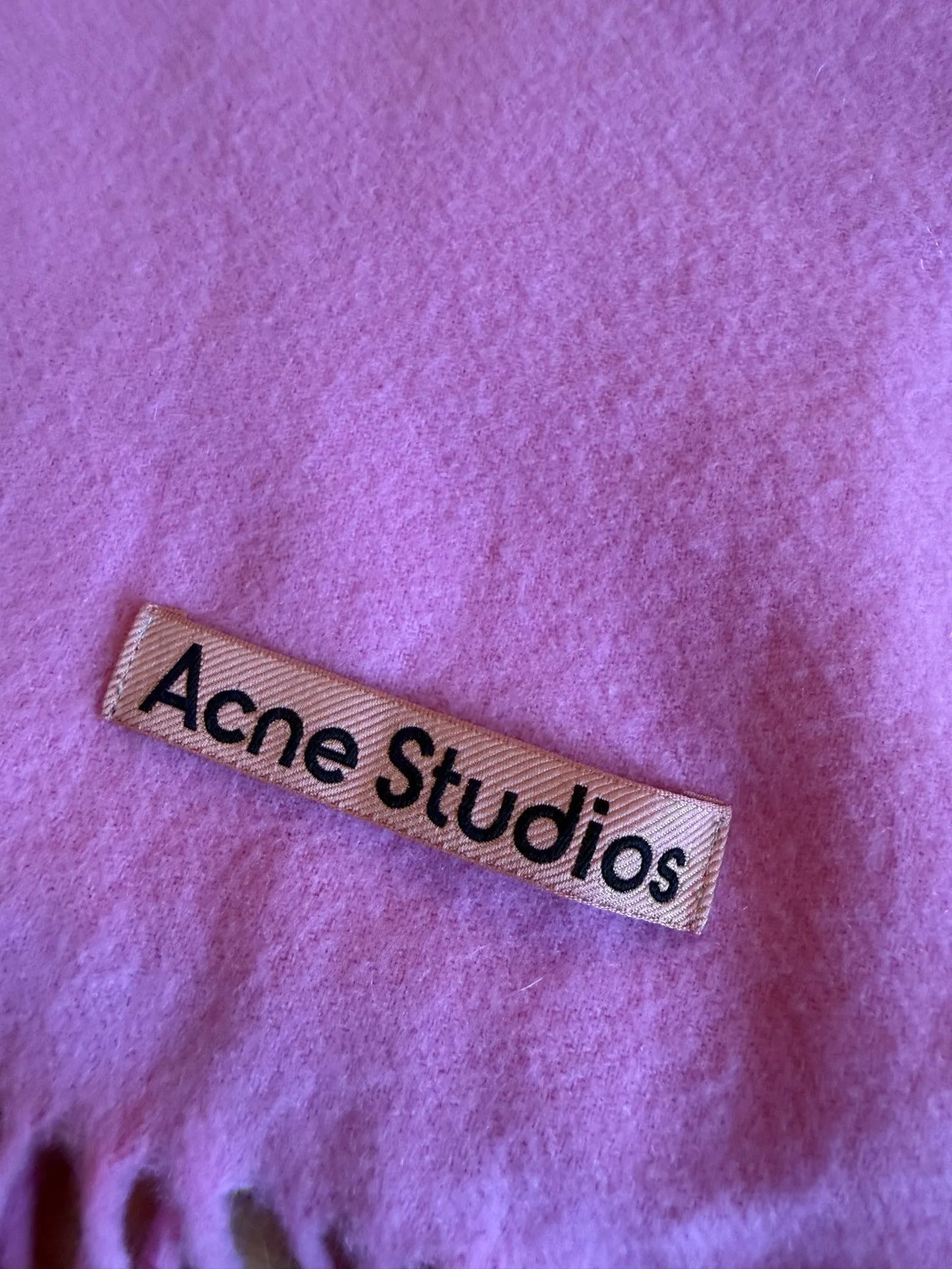 Acne Studios Canada Narrow-ullhalsduk NWT