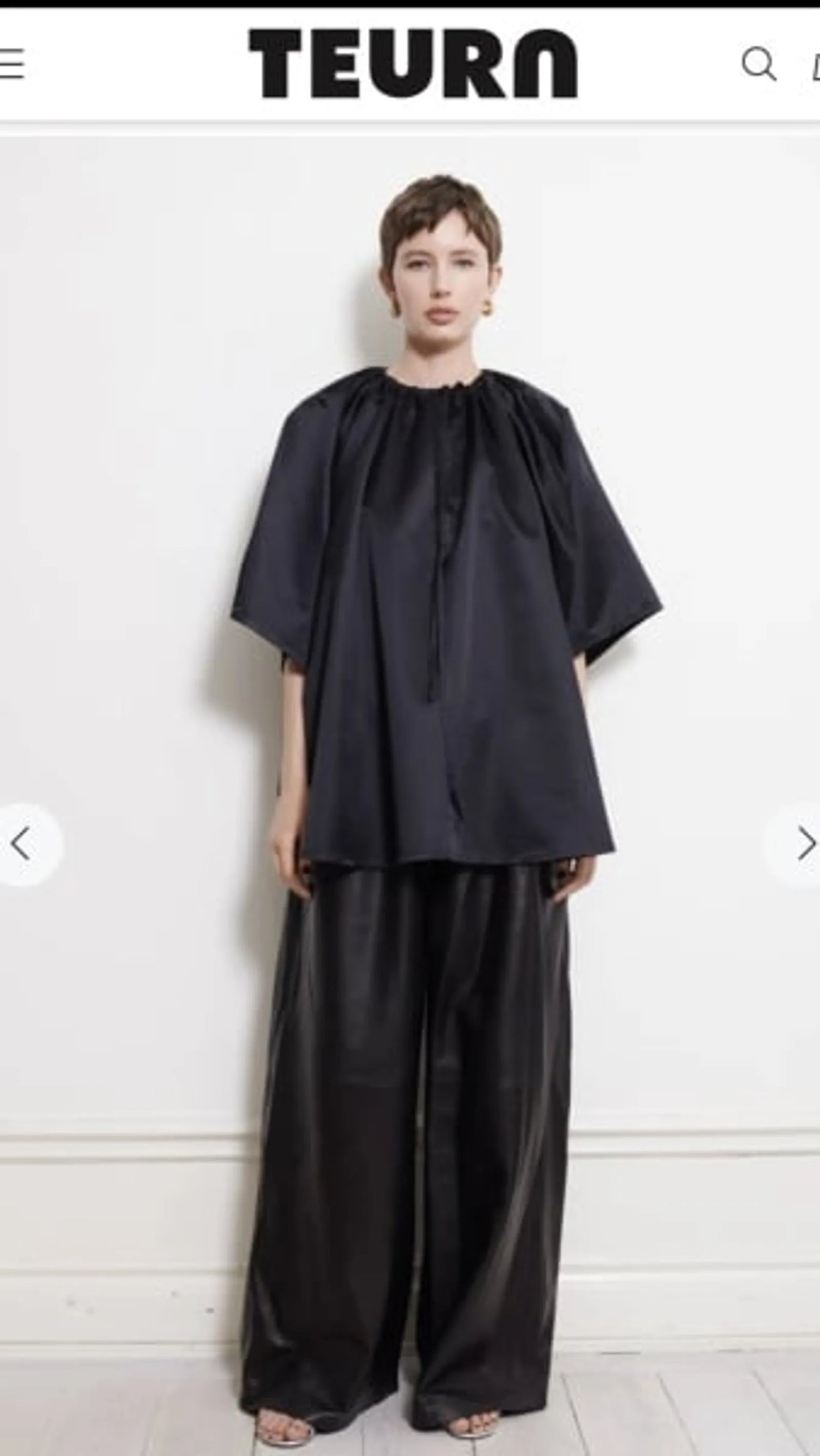 Teurn Studios-sidenblus NWT