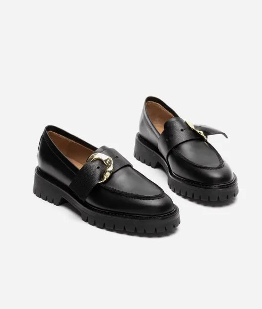 Flattered Stella Black Leather-skinnloafers