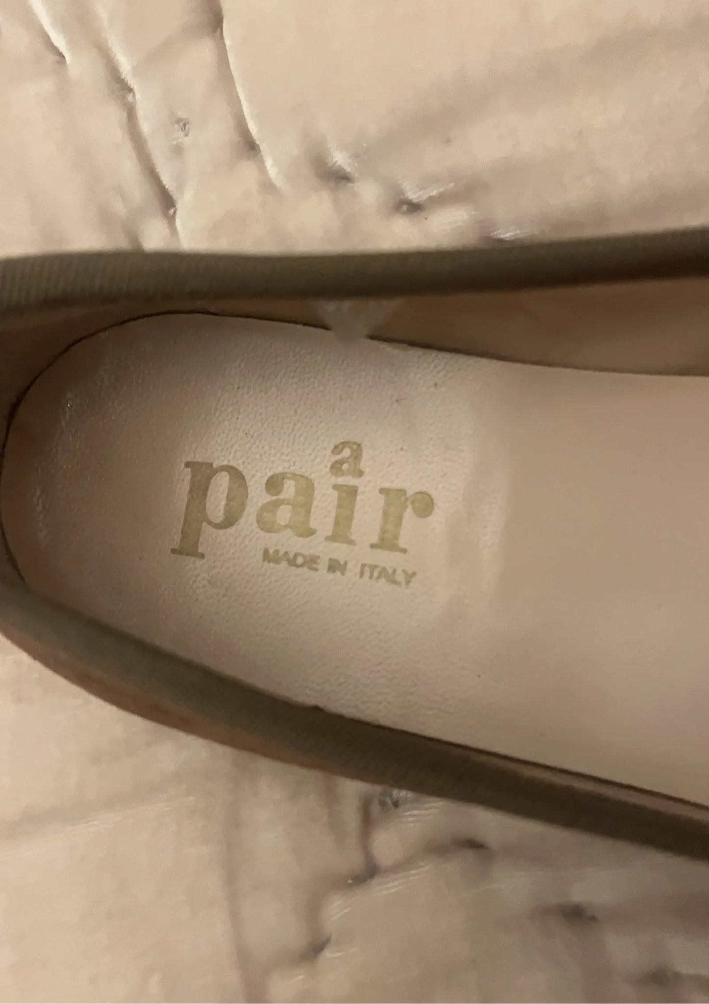 Apair Ballet flats