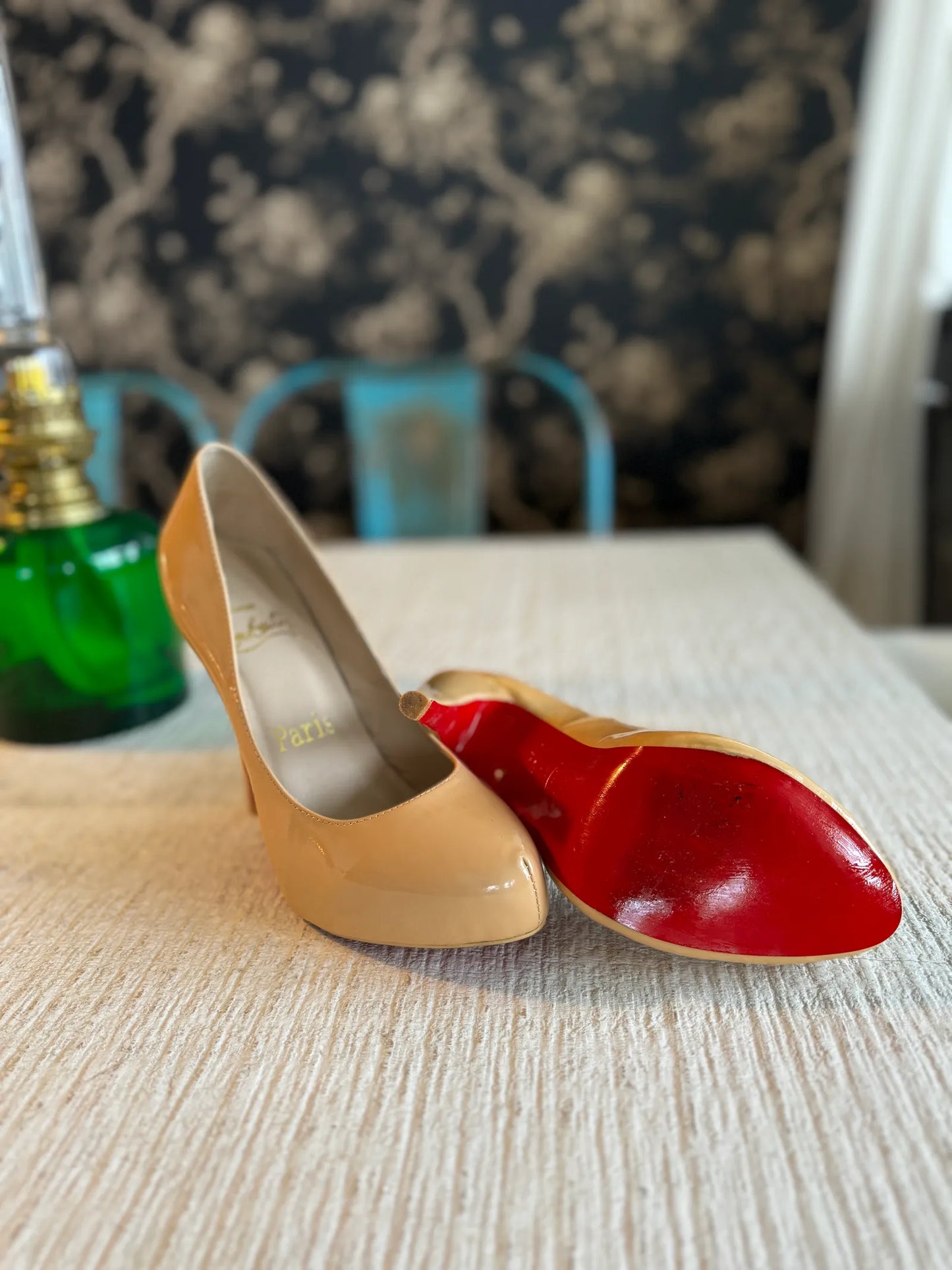 Christian Louboutin-skinnklackar