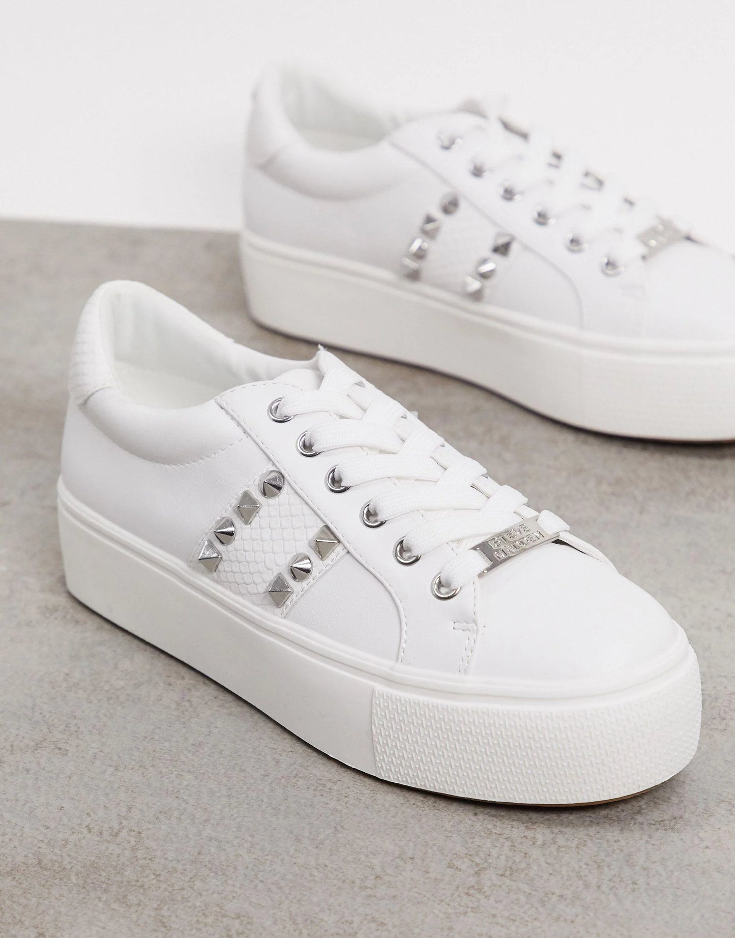 Steve Madden Escala-sneakers NWOT