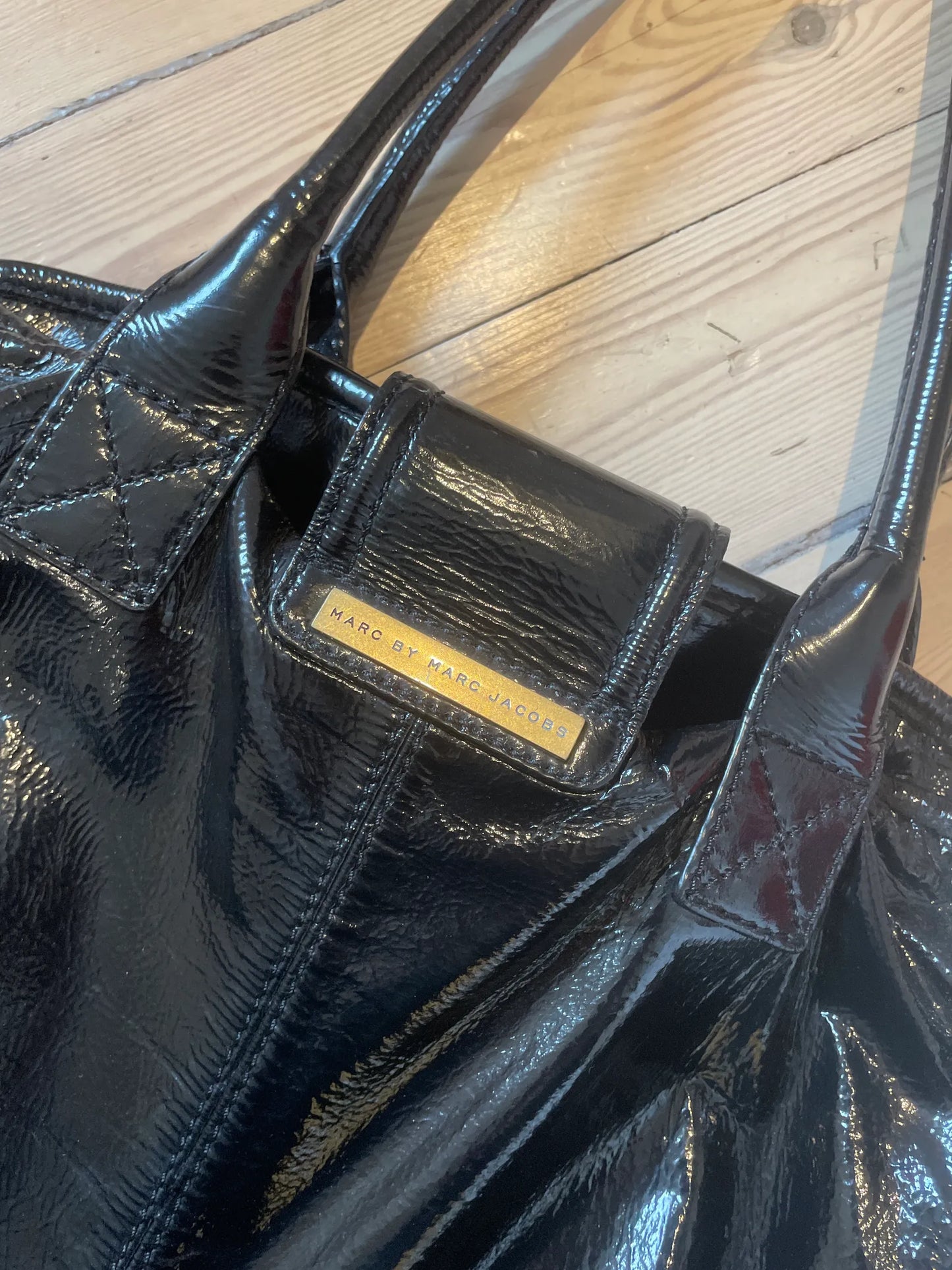 Marc Jacobs Patent Leather-skinnhandväska