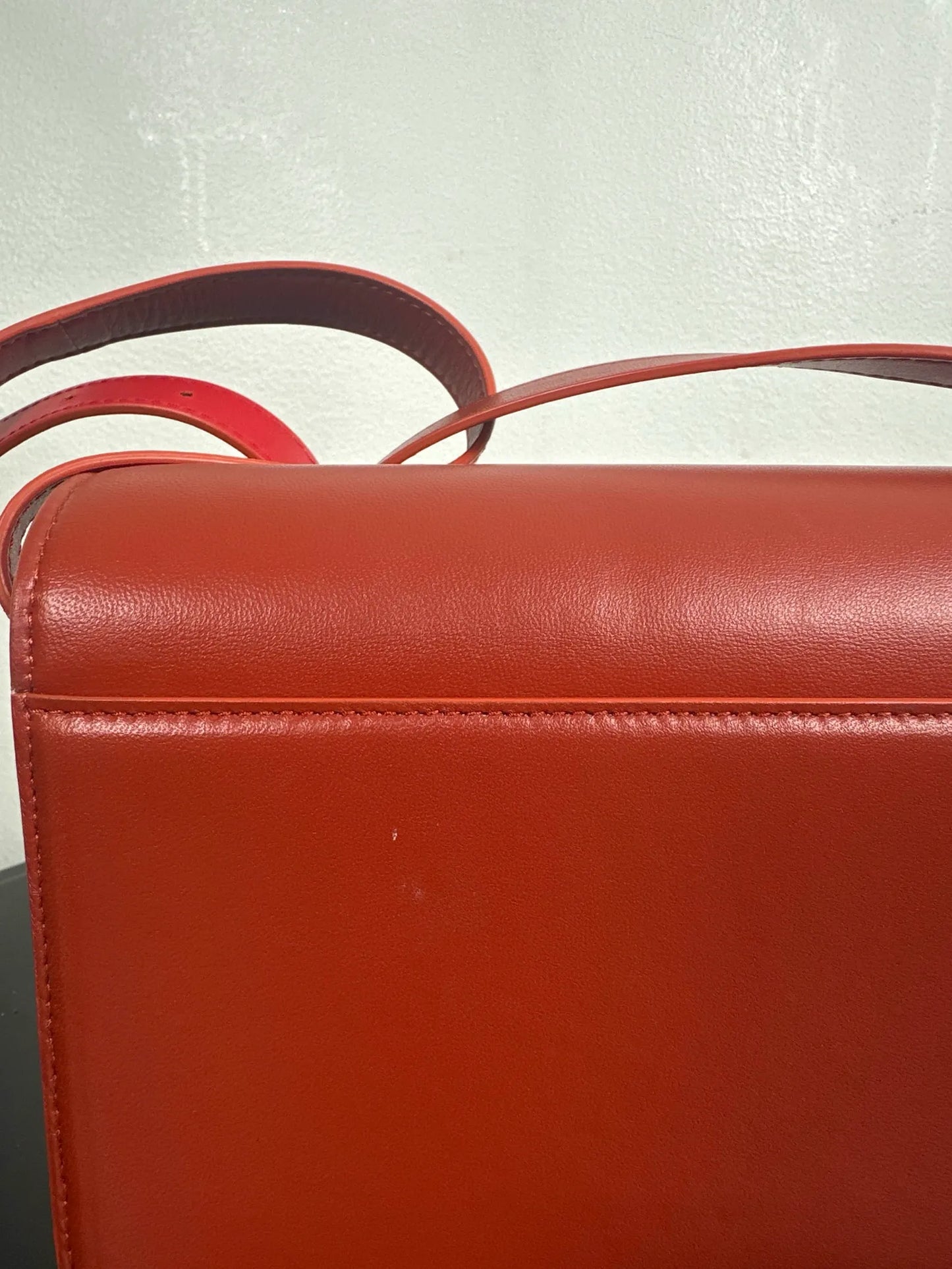 Christian Louboutin Loubi54 small crossbody bag-skinnaxelremsväska