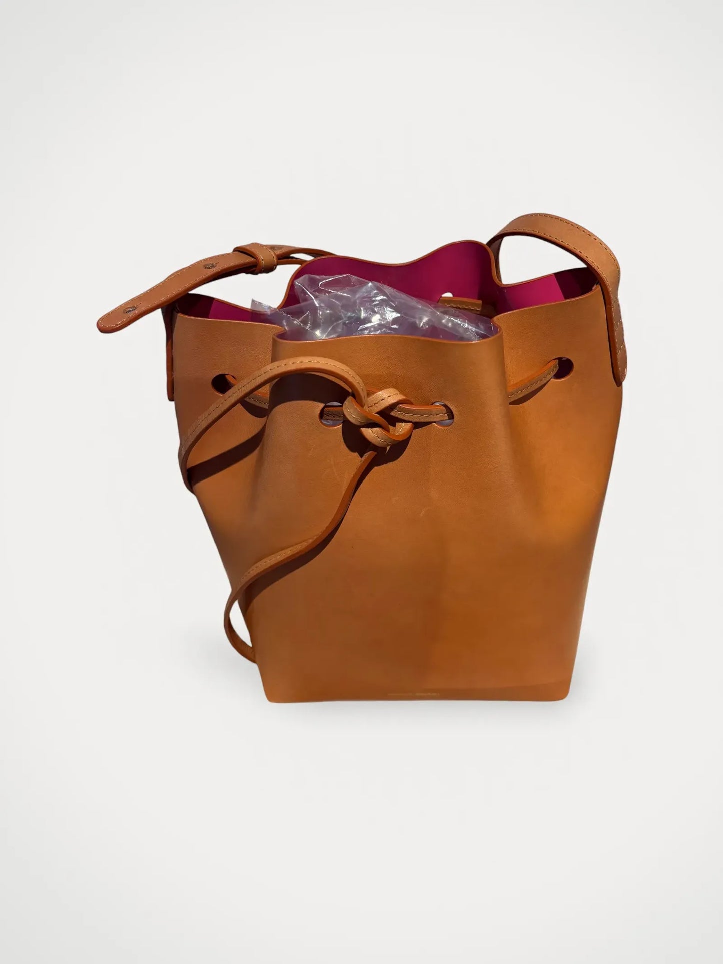 Mansur Gavriel Bucket-skinnaxelremsväska NWOT