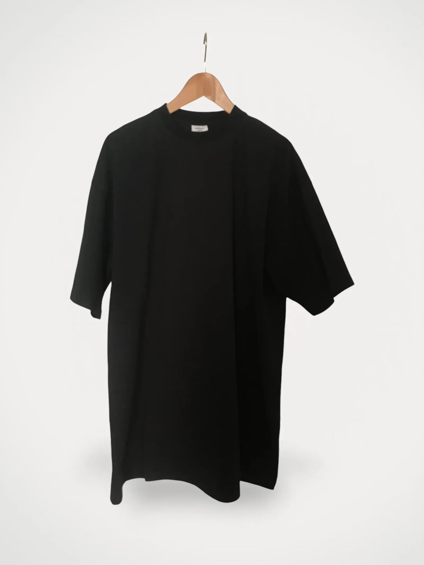 Vetements Staff Uniform-t-shirt NWT