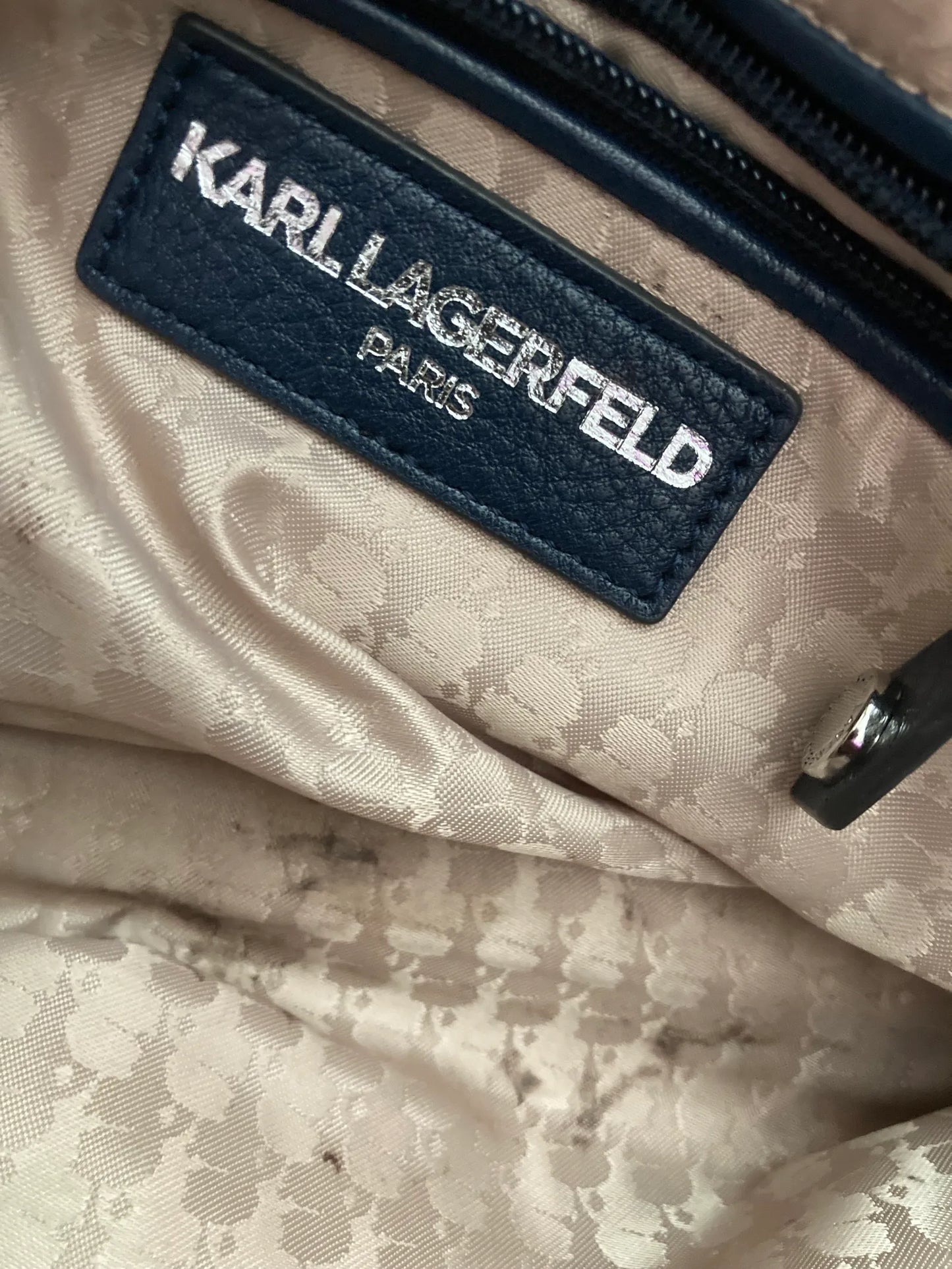 Karl Lagerfeld-axelremsväska