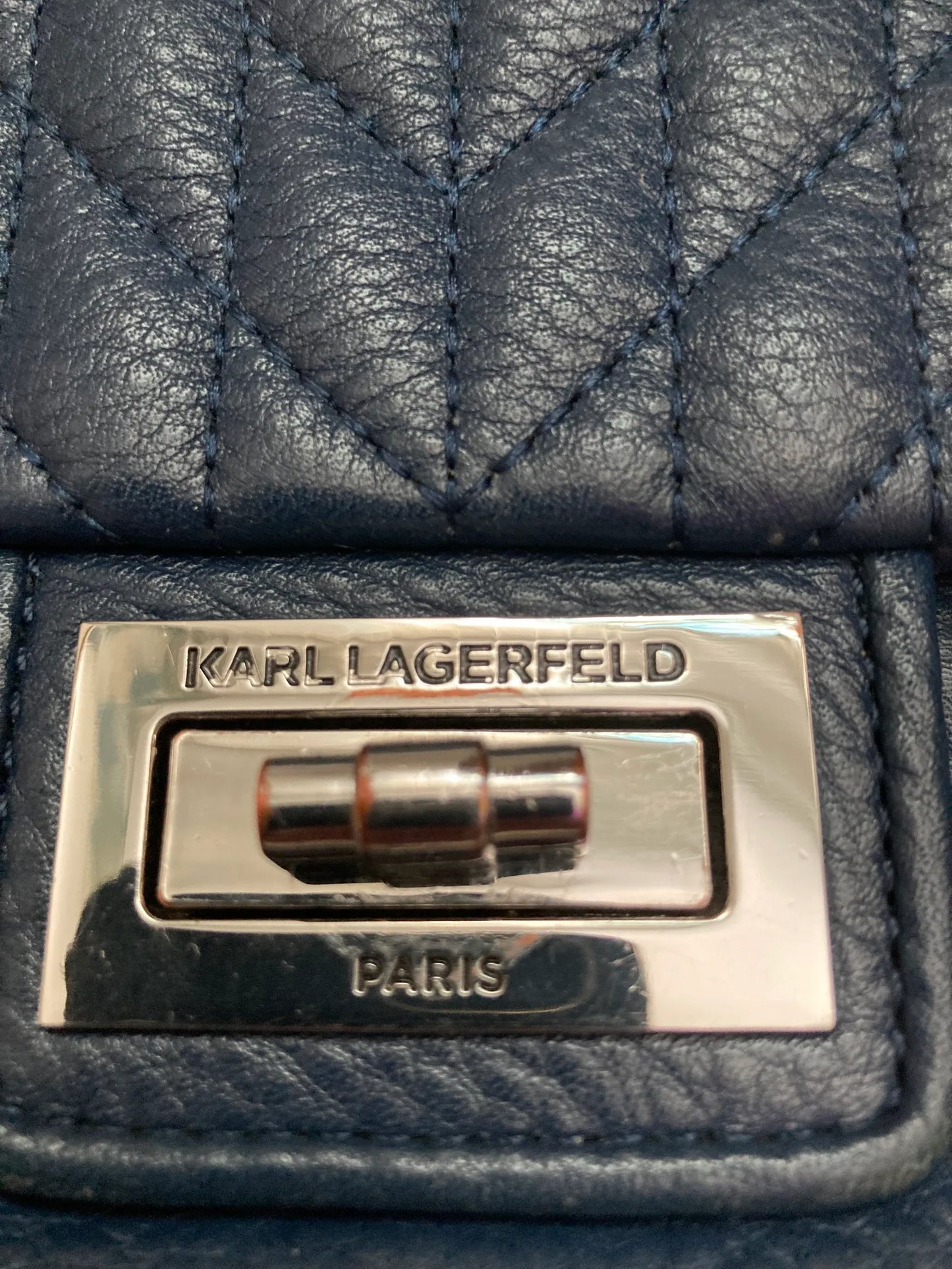 Karl Lagerfeld-axelremsväska