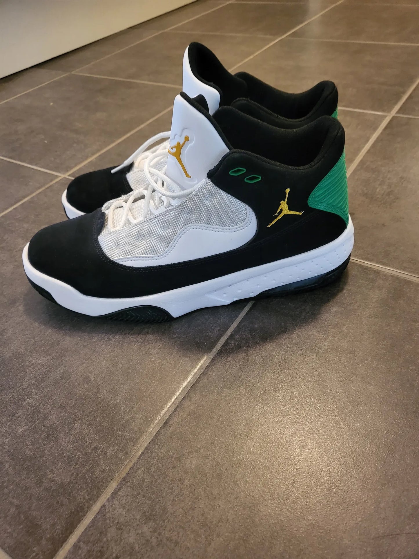 Jordan Max Aura Lucky Green-skinnsneakers