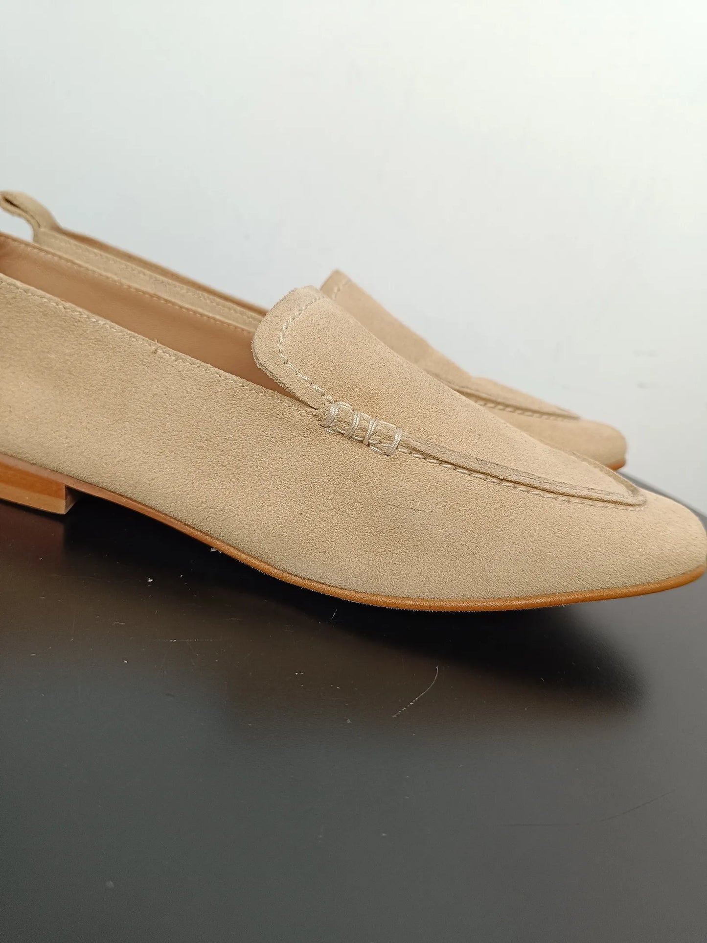 Flattered Vida Suede Sand-loafers