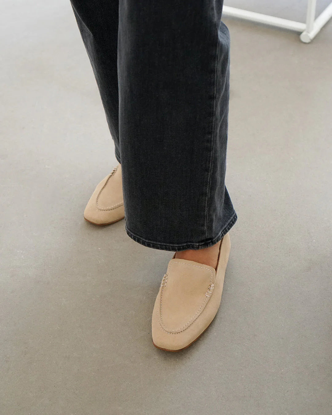 Flattered Vida Suede Sand-loafers