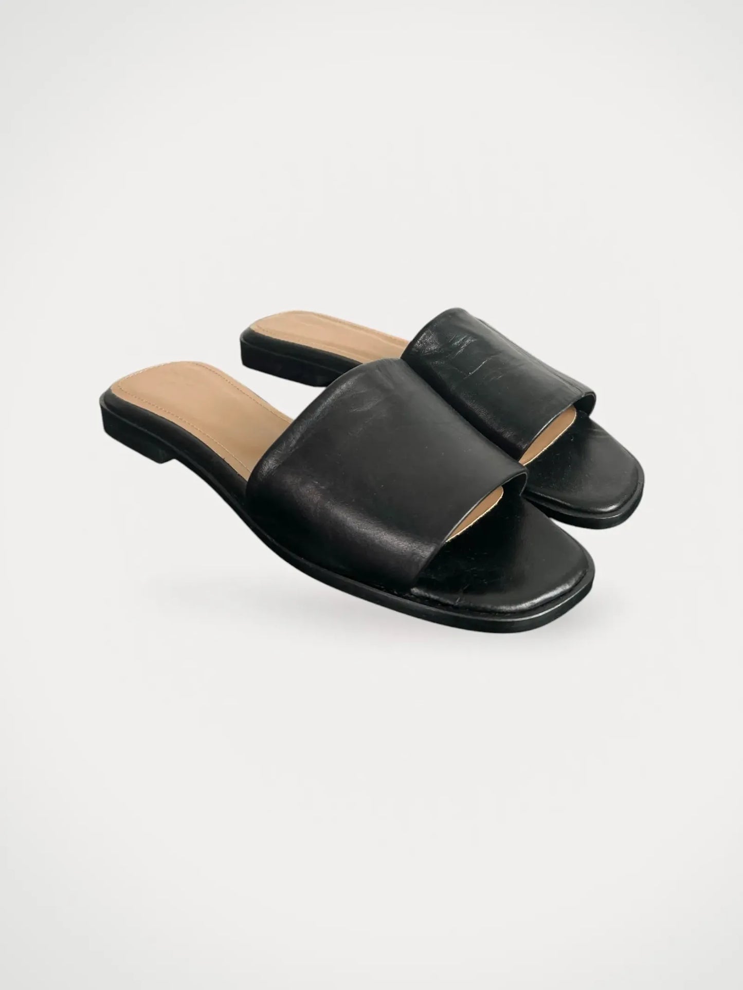 Flattered Mouna Leather Black Sandals