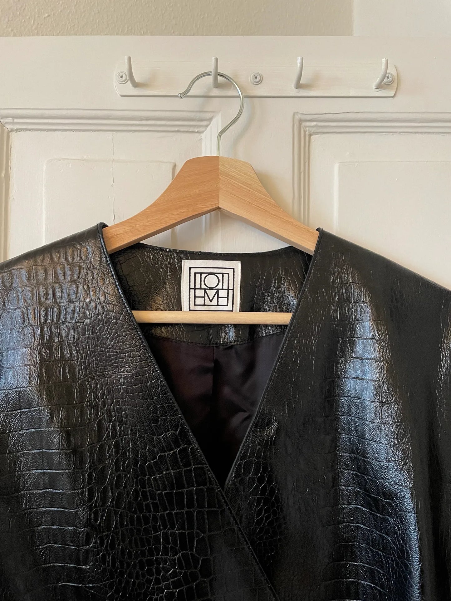 Toteme V- Crocodile-effect Leather-skinnkavaj NWOT