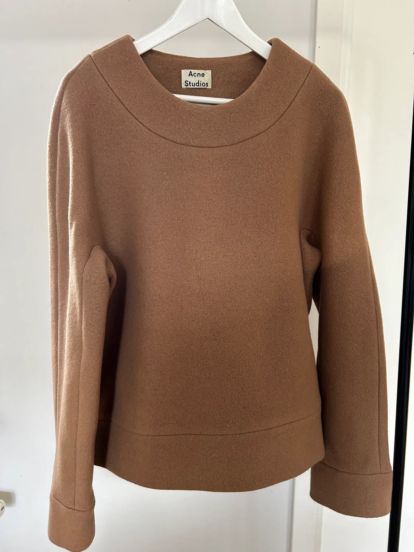 Acne Studios Woven Crewneck Camel Brown-ulltröja