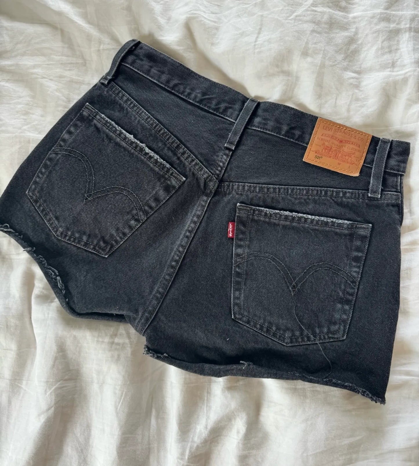 Levi's-shorts NWOT