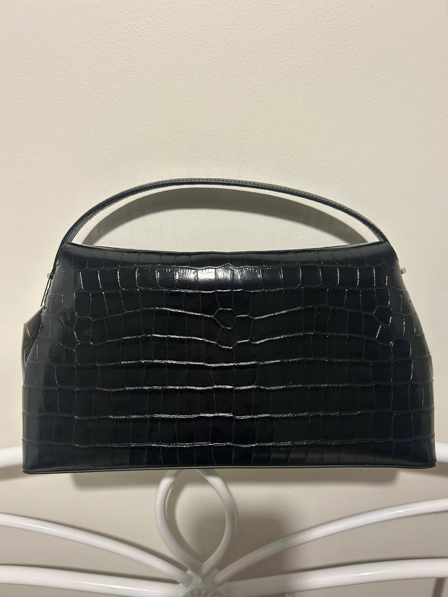 Toteme T Lock Handle-skinnhandväska NWT