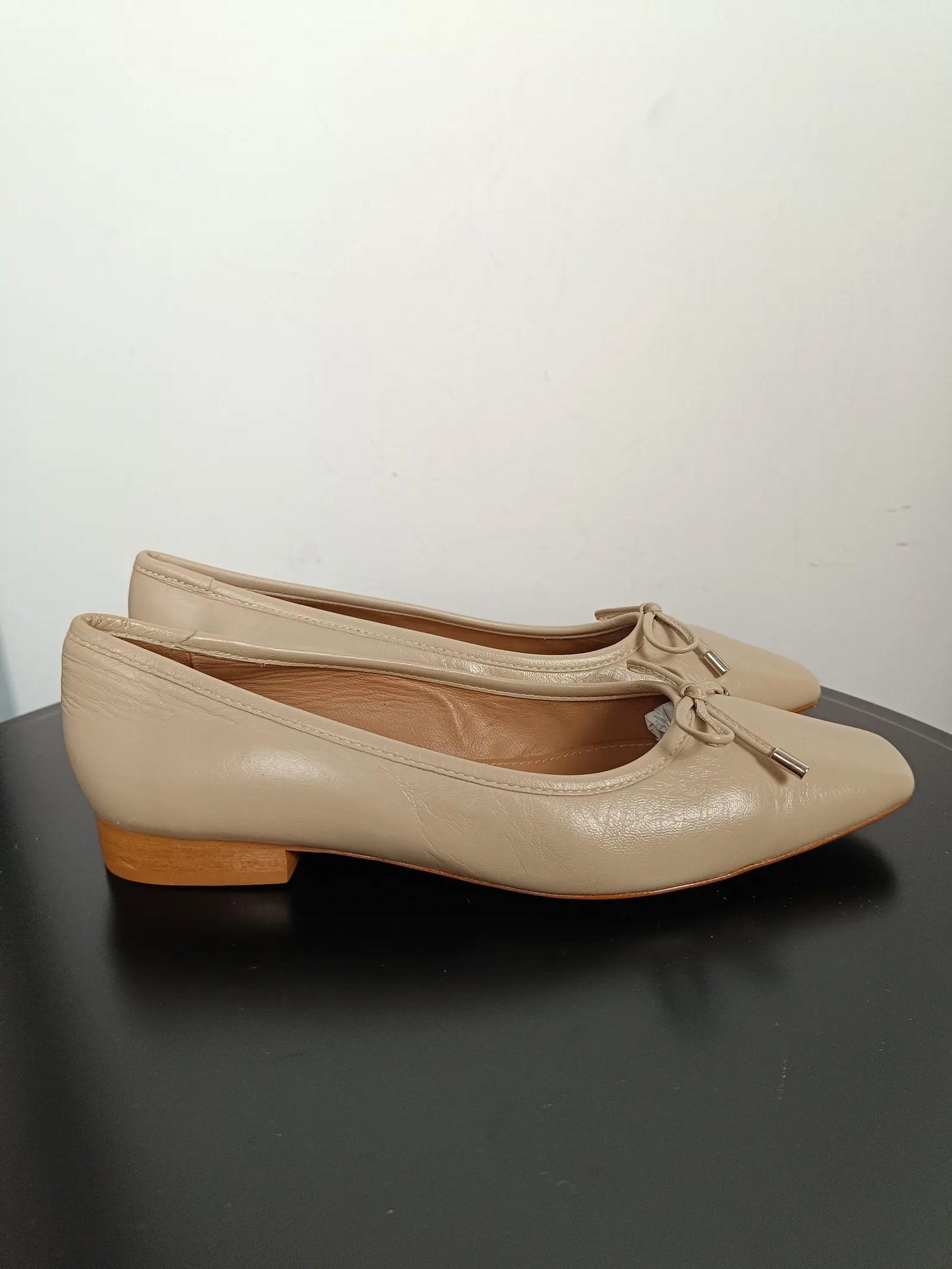 Flattered Monica Leather Beige-skinnballerinaskor