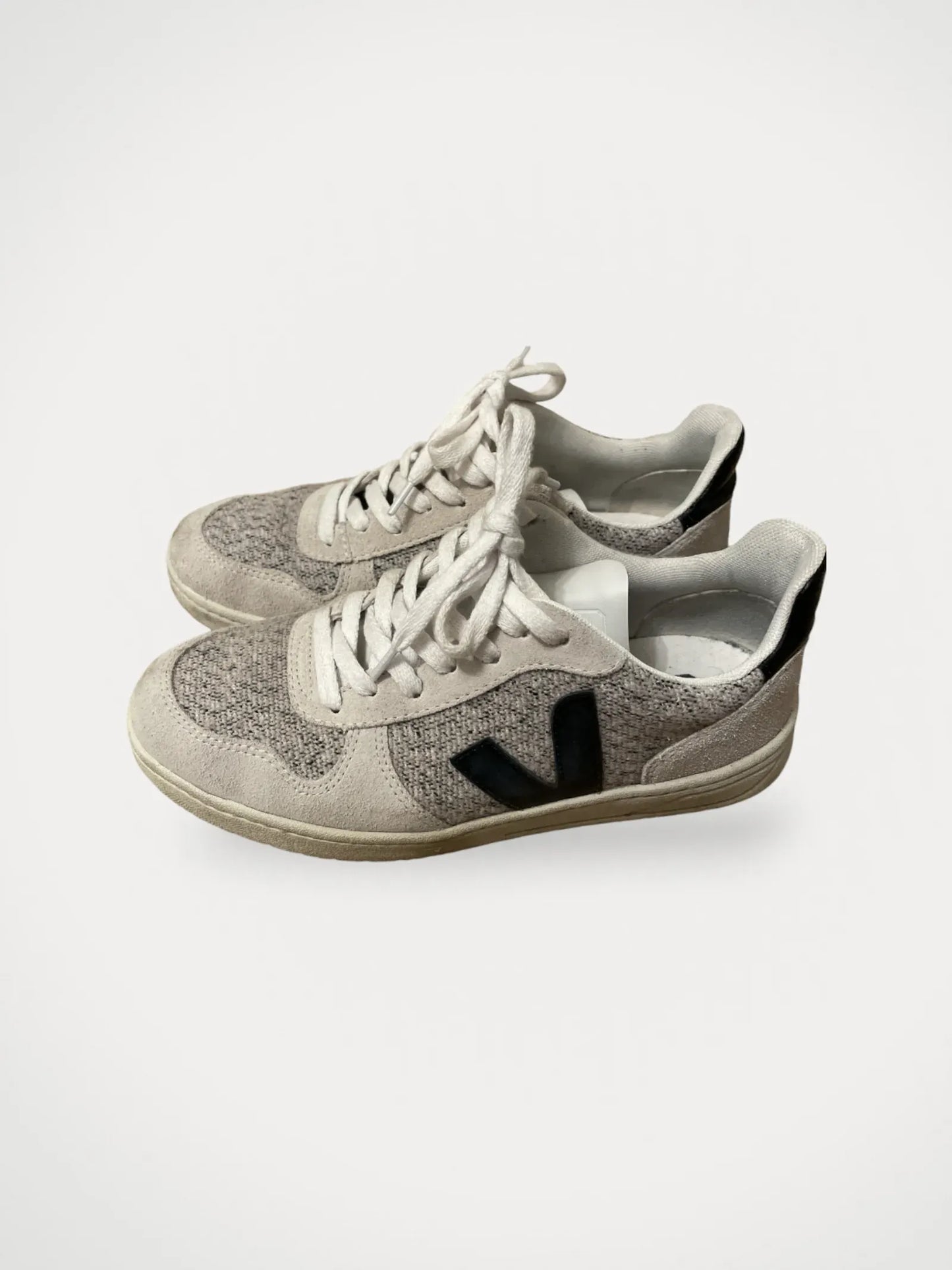 Veja V10-skinnsneakers