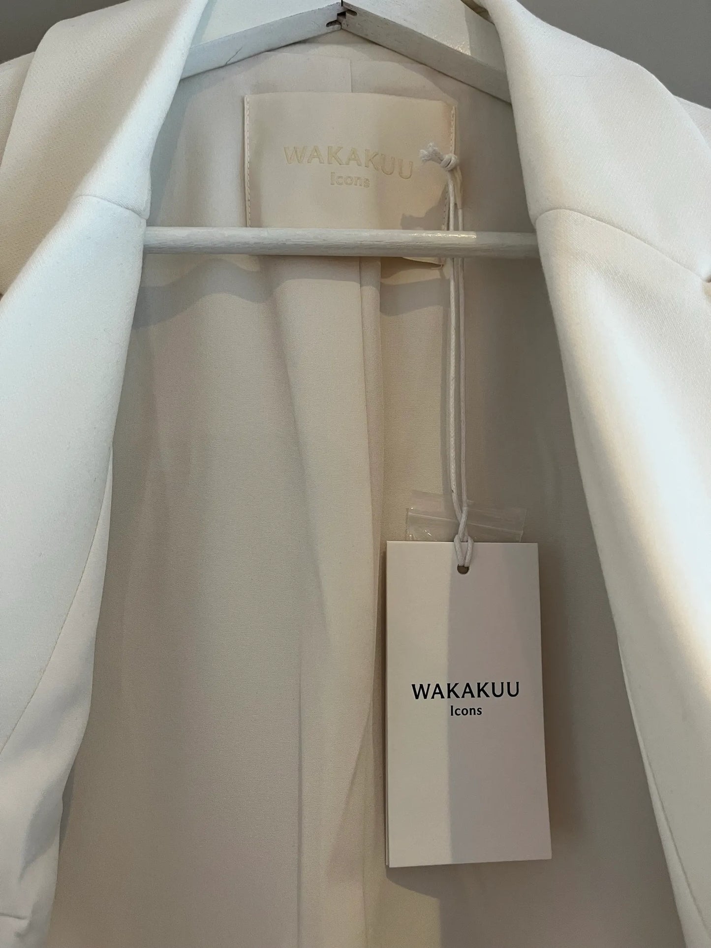 Wakakuu Hazel Creme Blazer