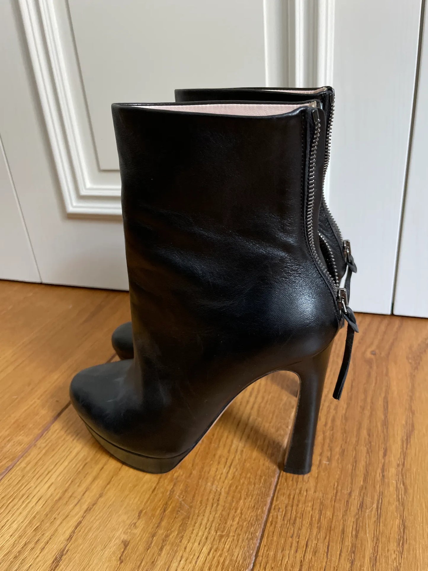 Miu Miu-skinnboots NWOT