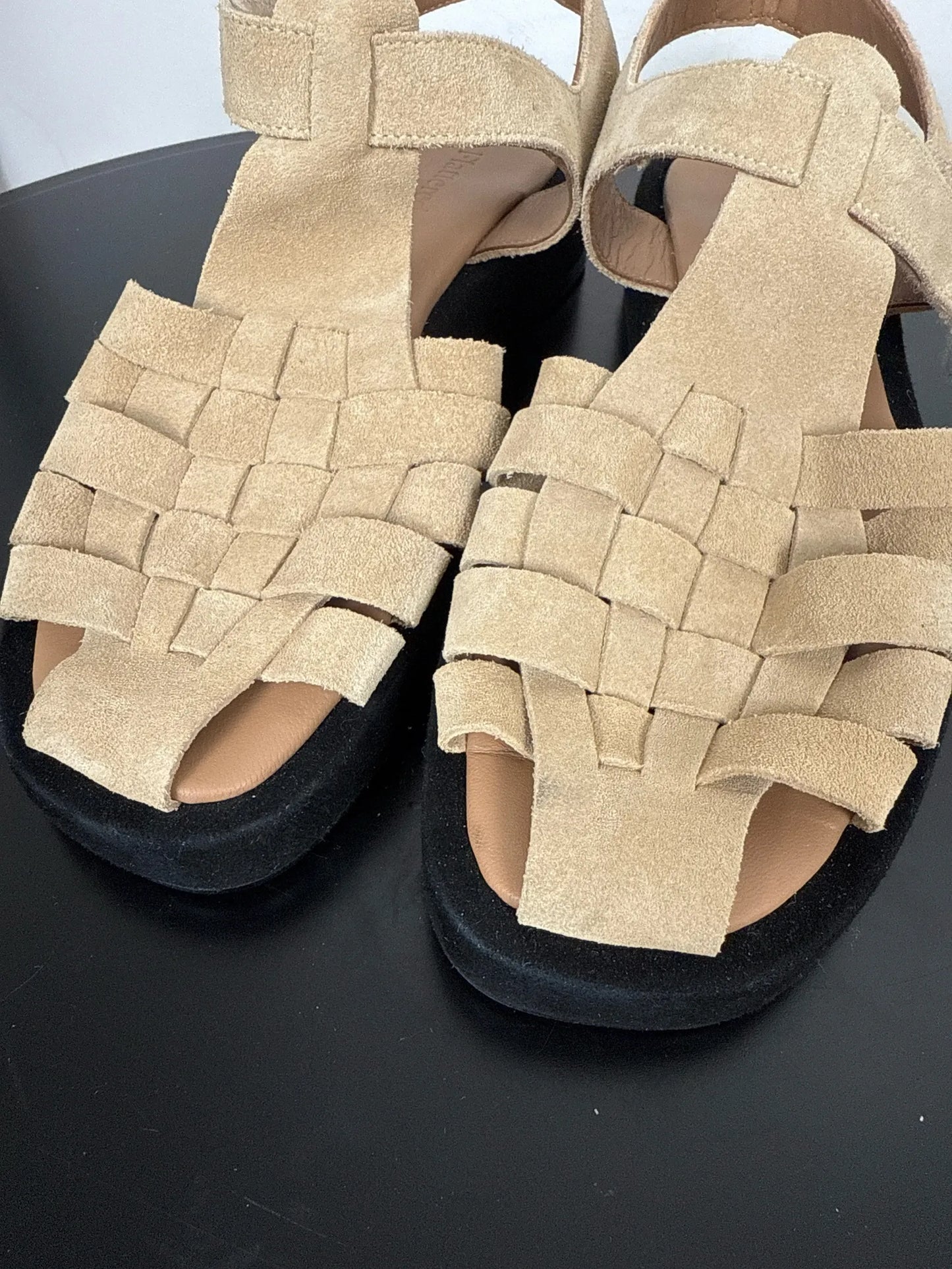 Flattered Gigi Beige Suede-sandaler