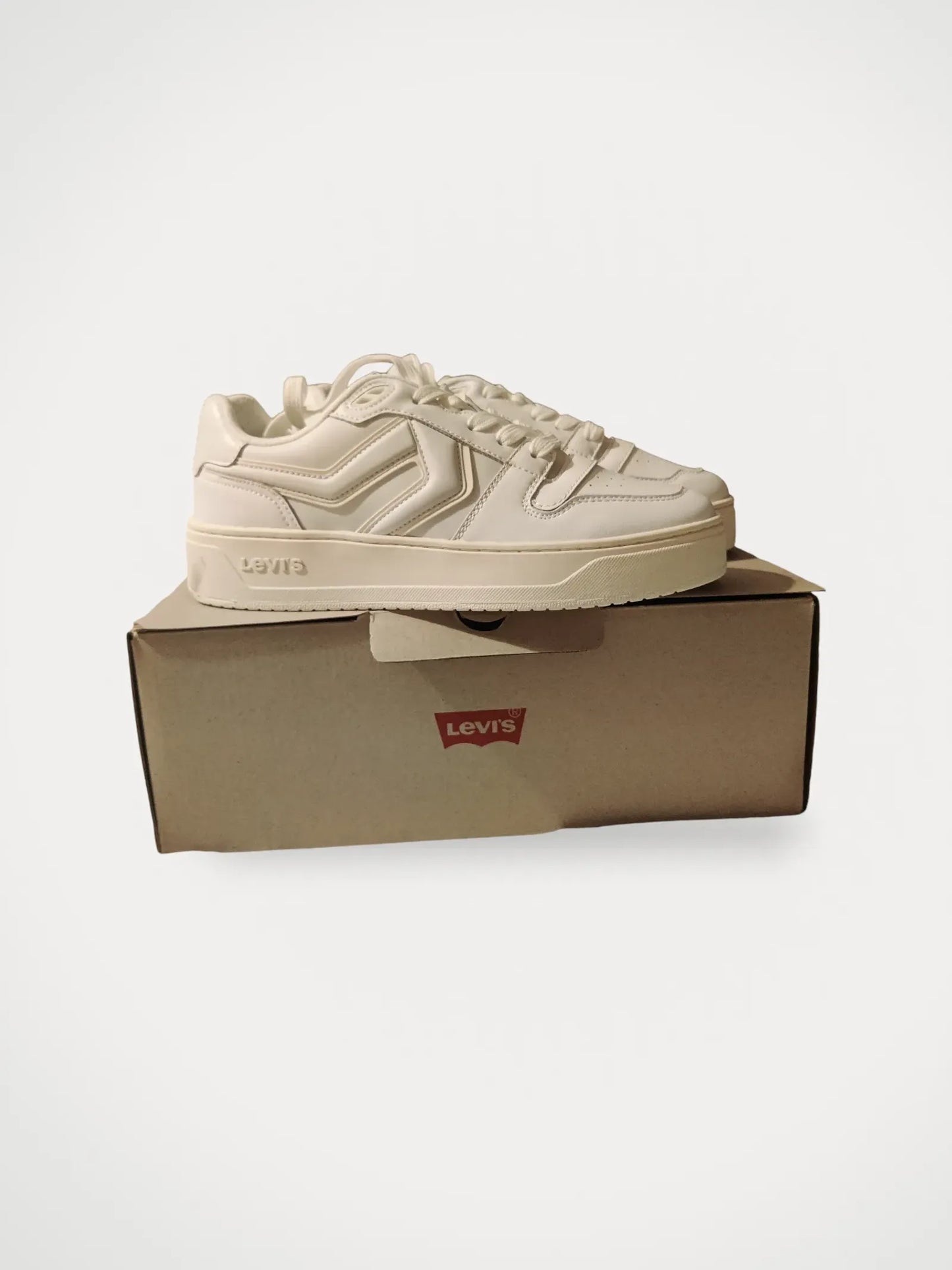 Levi's-sneakers NWT