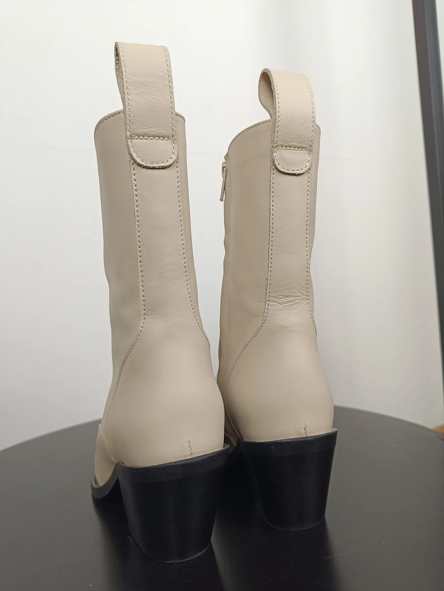 Flattered Cher Leather White-skinnboots NWOT