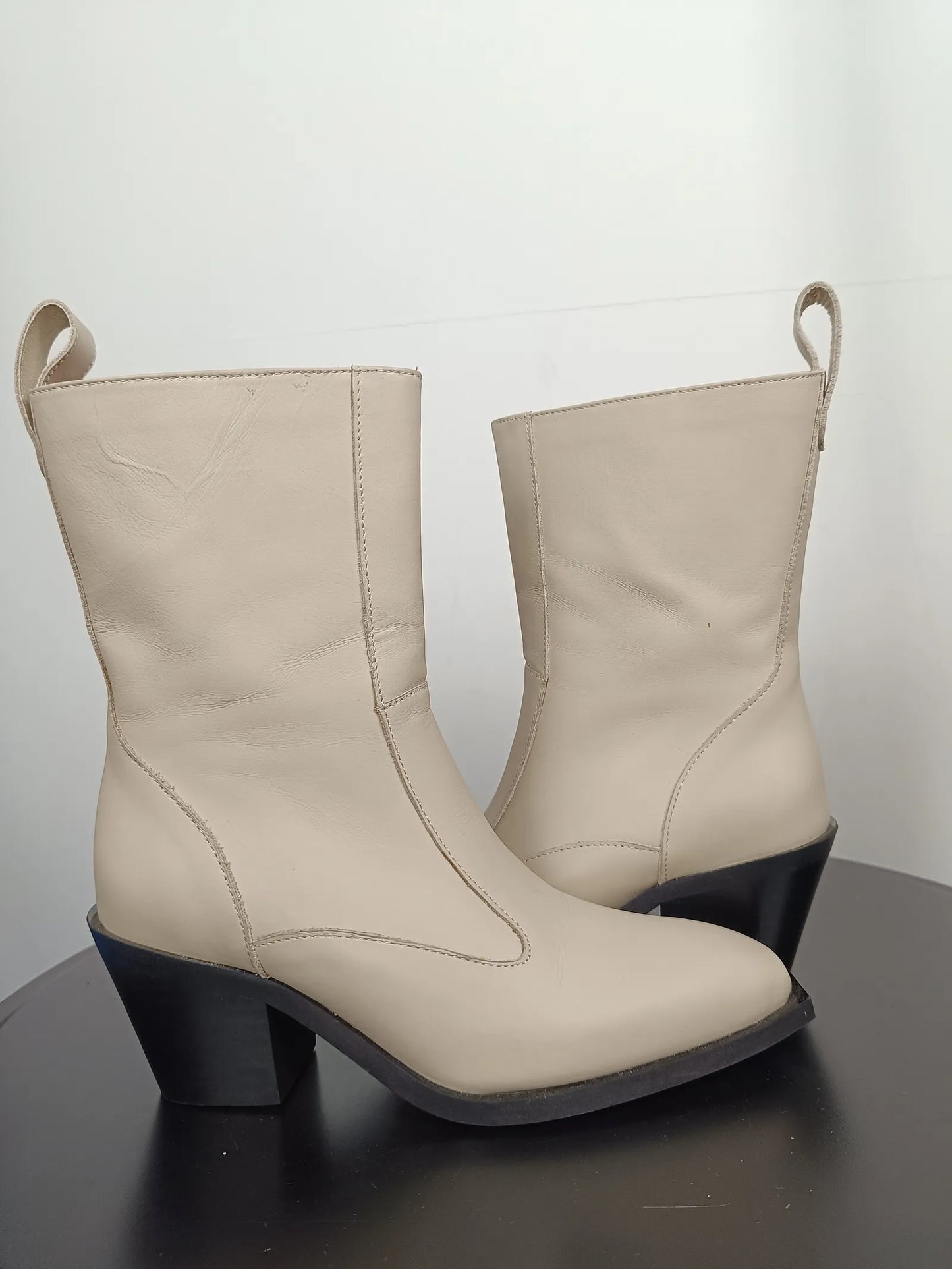 Flattered Cher Leather White-skinnboots NWOT