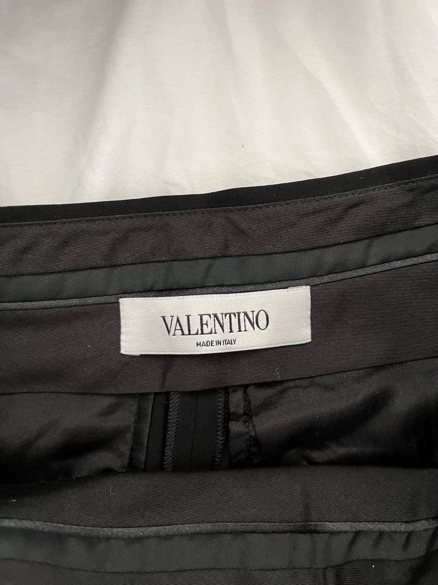 Valentino-sidenkostymbyxor