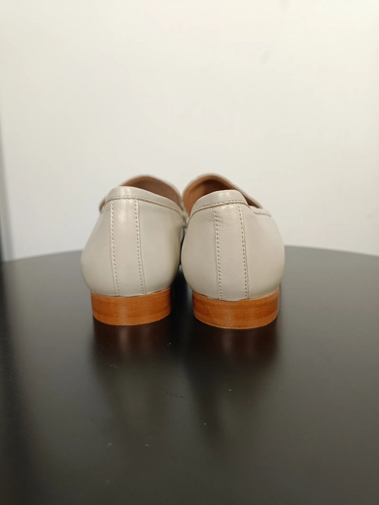 Flattered Vivienne Creme Leather-skinnloafers NWOT