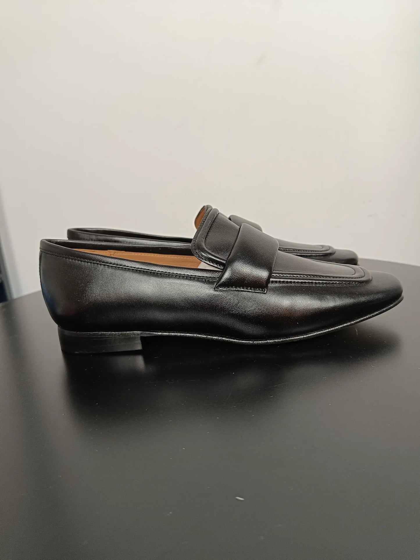 Flattered Vivienne Black Leather-skinnloafers NWOT