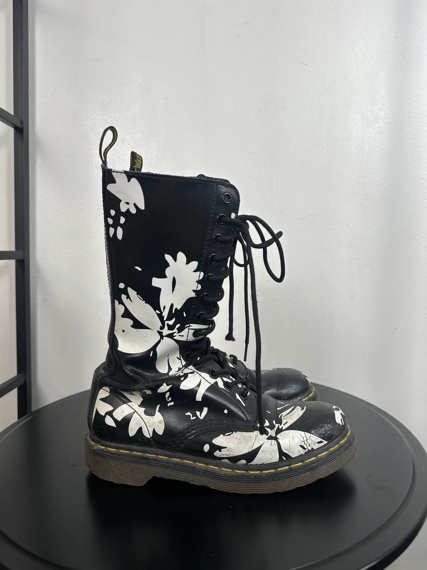 Dr. Martens 1914 Vonda White Boots