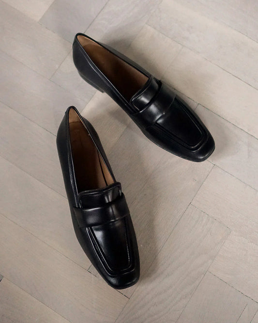 Flattered Vivienne Black Leather-skinnloafers NWOT