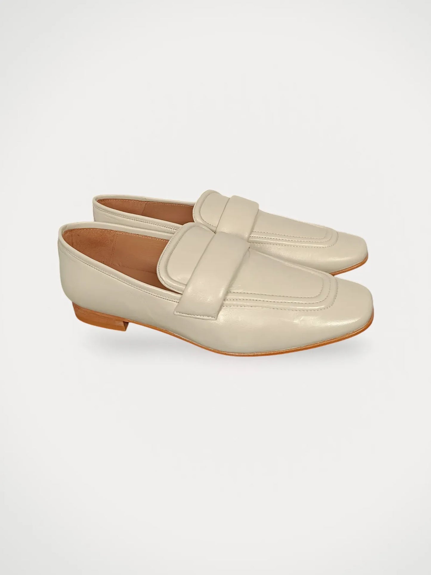 Flattered Vivienne Creme Leather-skinnloafers NWOT