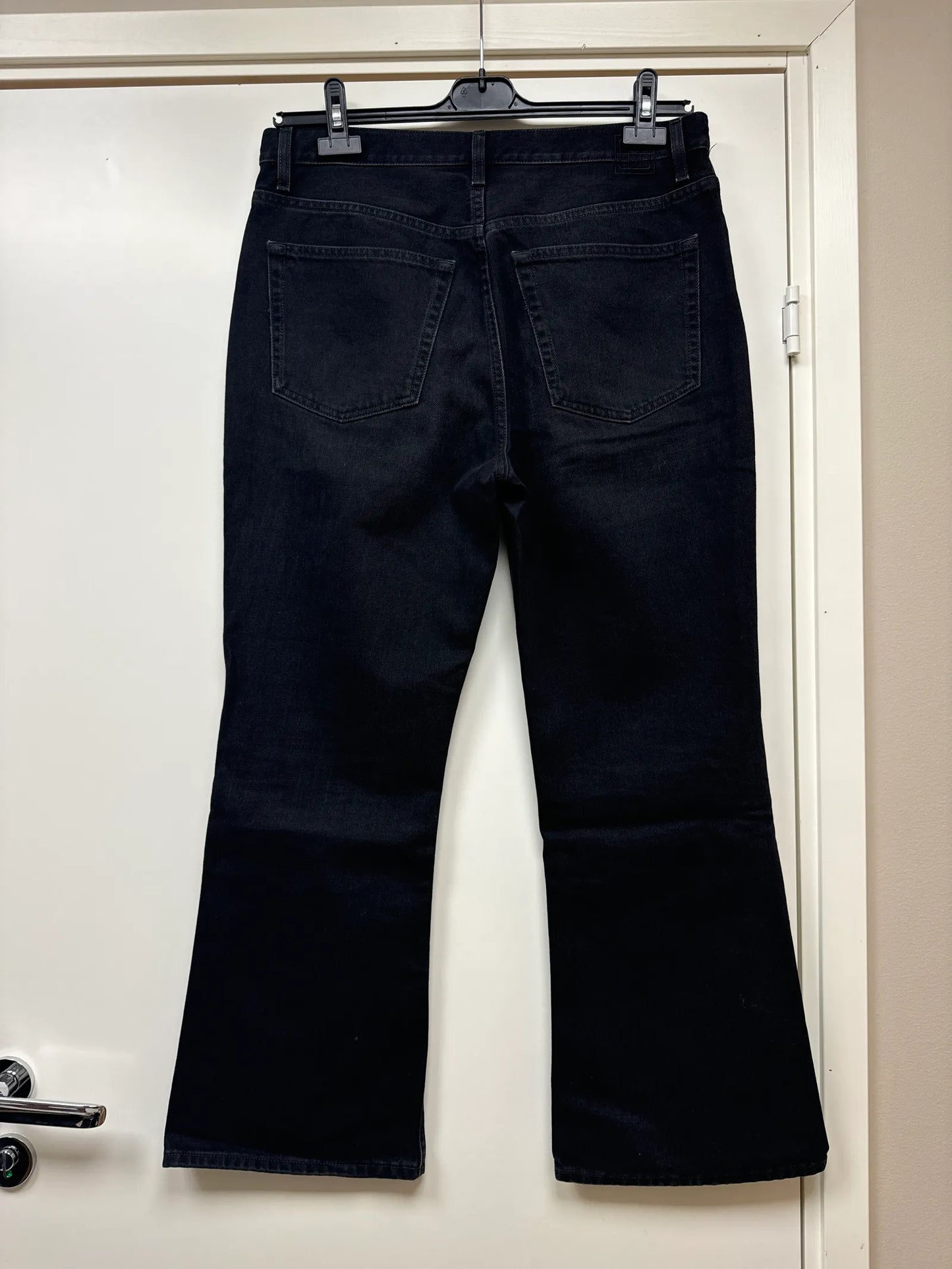 Toteme Cropped Kick Denim-jeans NWOT