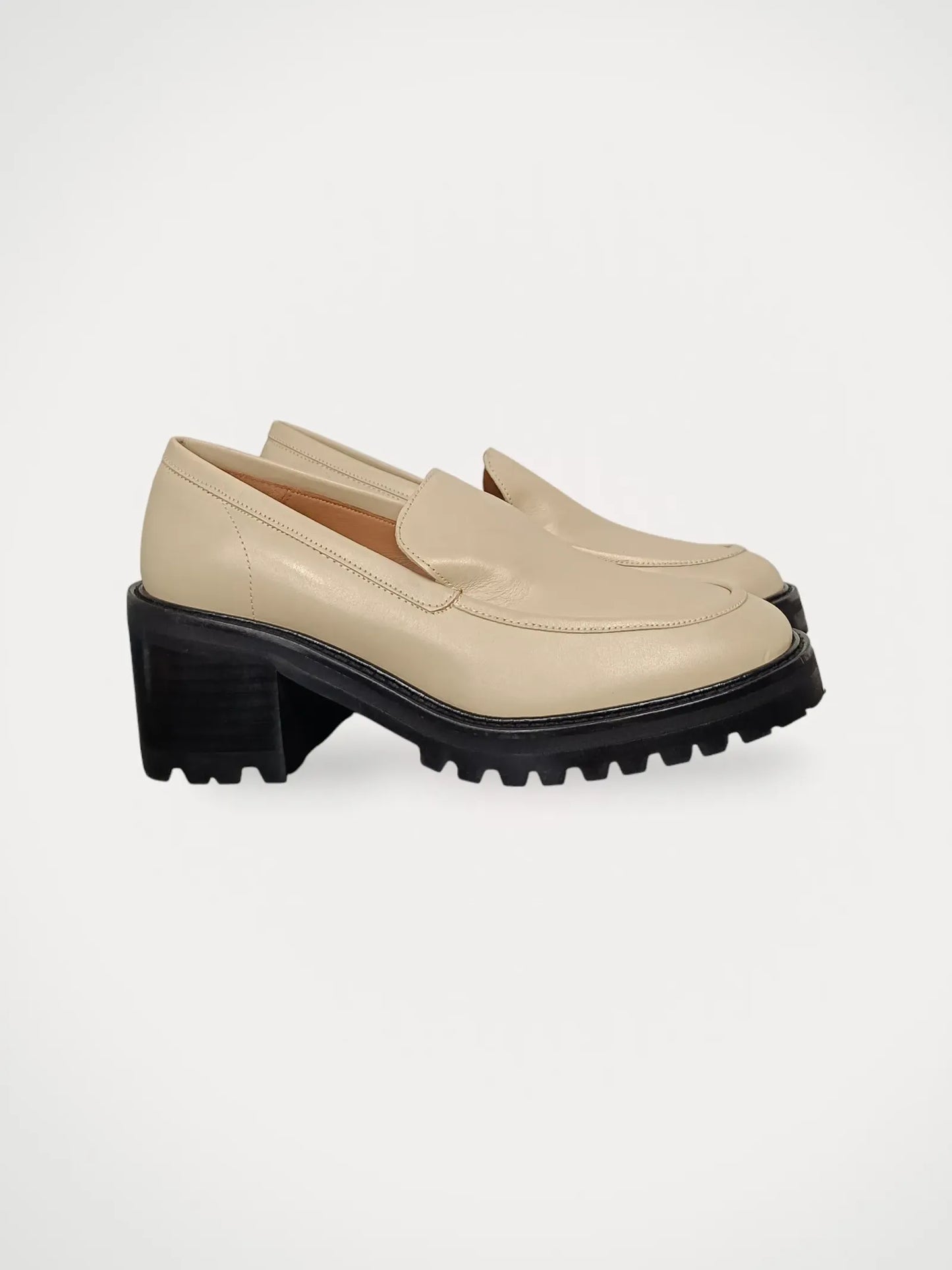 Flattered Saga Creme Leather-skinnloafers NWOT