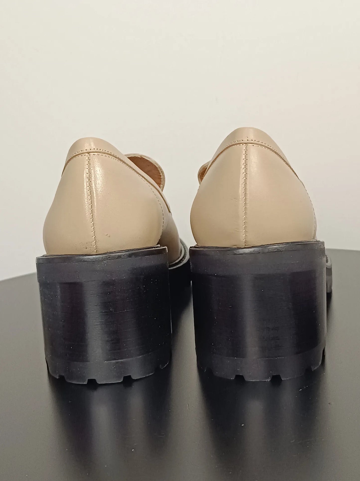 Flattered Saga Creme Leather-skinnloafers NWOT