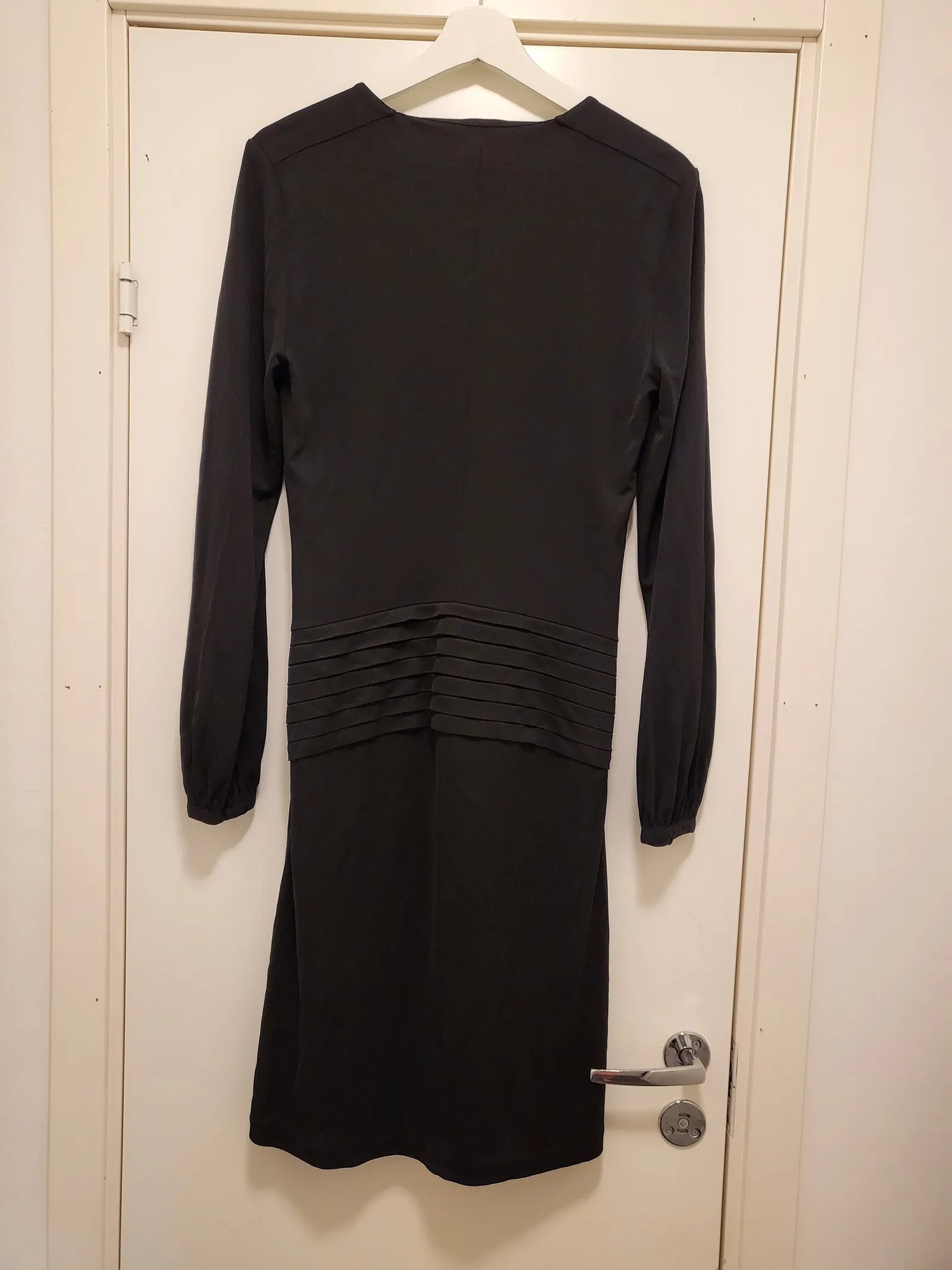 Filippa K Crepe Pleat-klänning