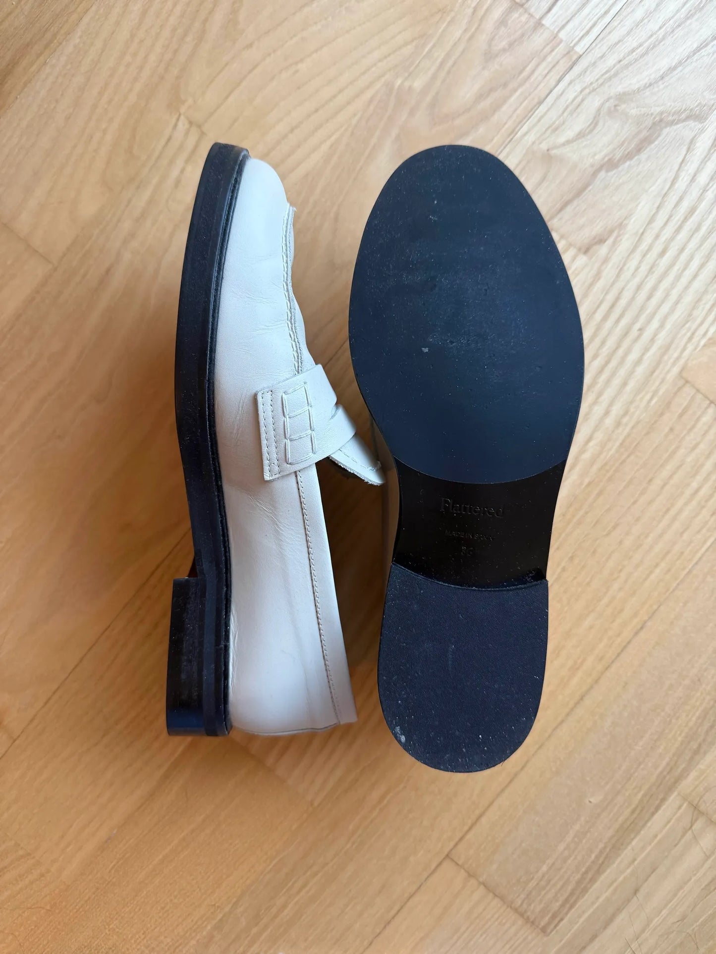 Flattered Sara Leather Creme Loafers