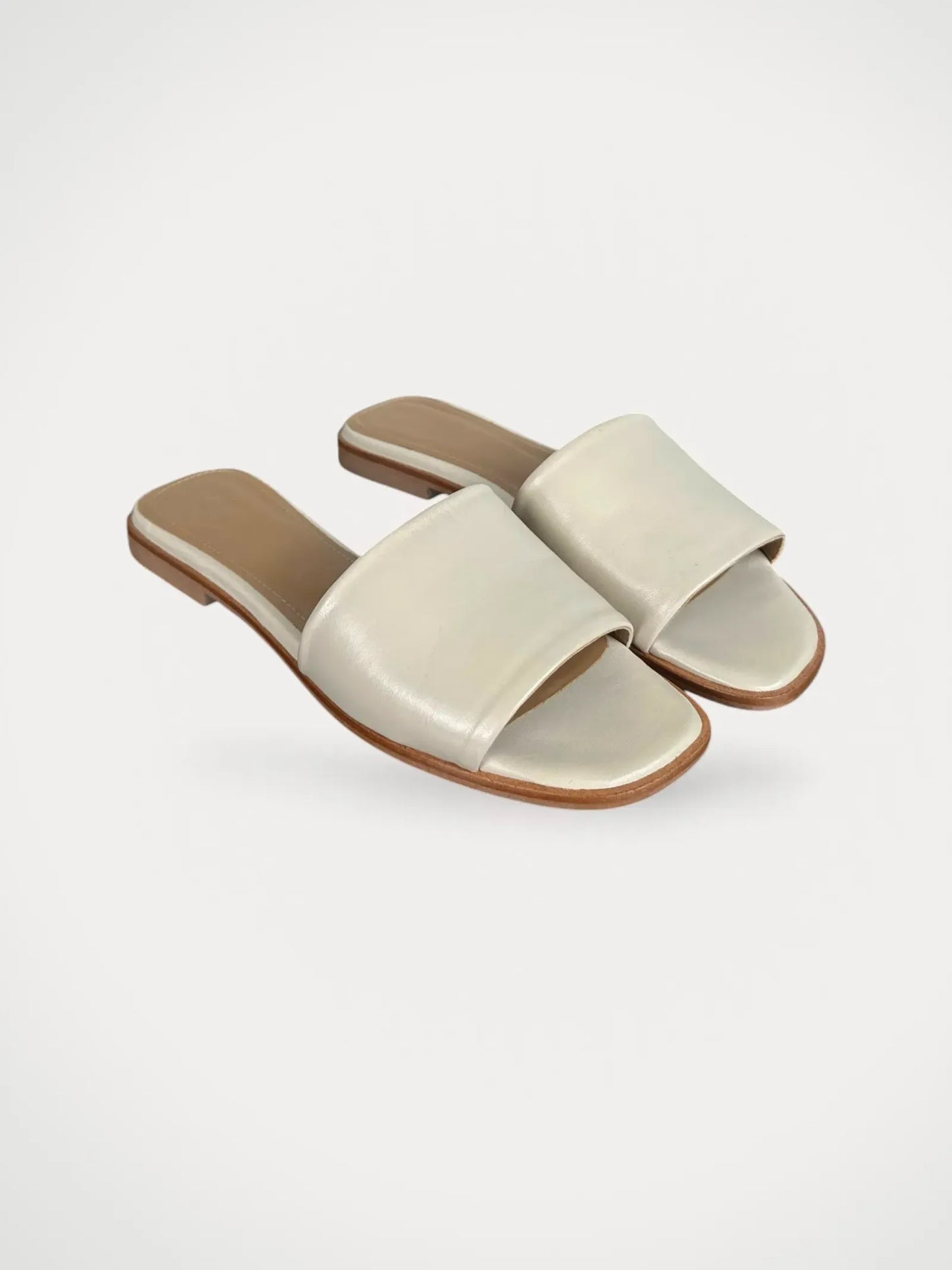 Flattered Mouna Leather White Sandals