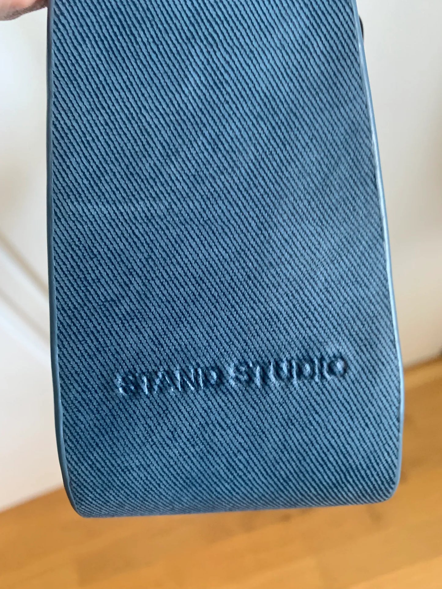 Stand Studio Minnie-skinnaxelremsväska NWT