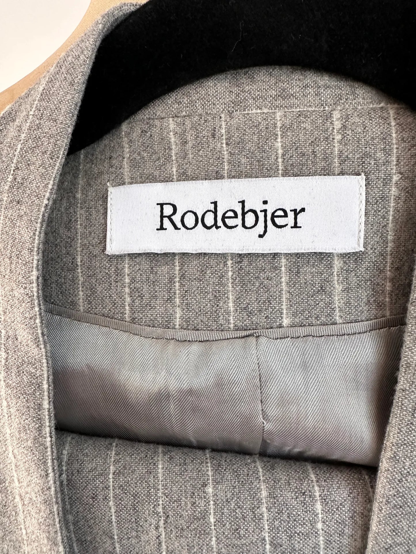 Rodebjer Paloma Stripe () Lagia-ullkostym