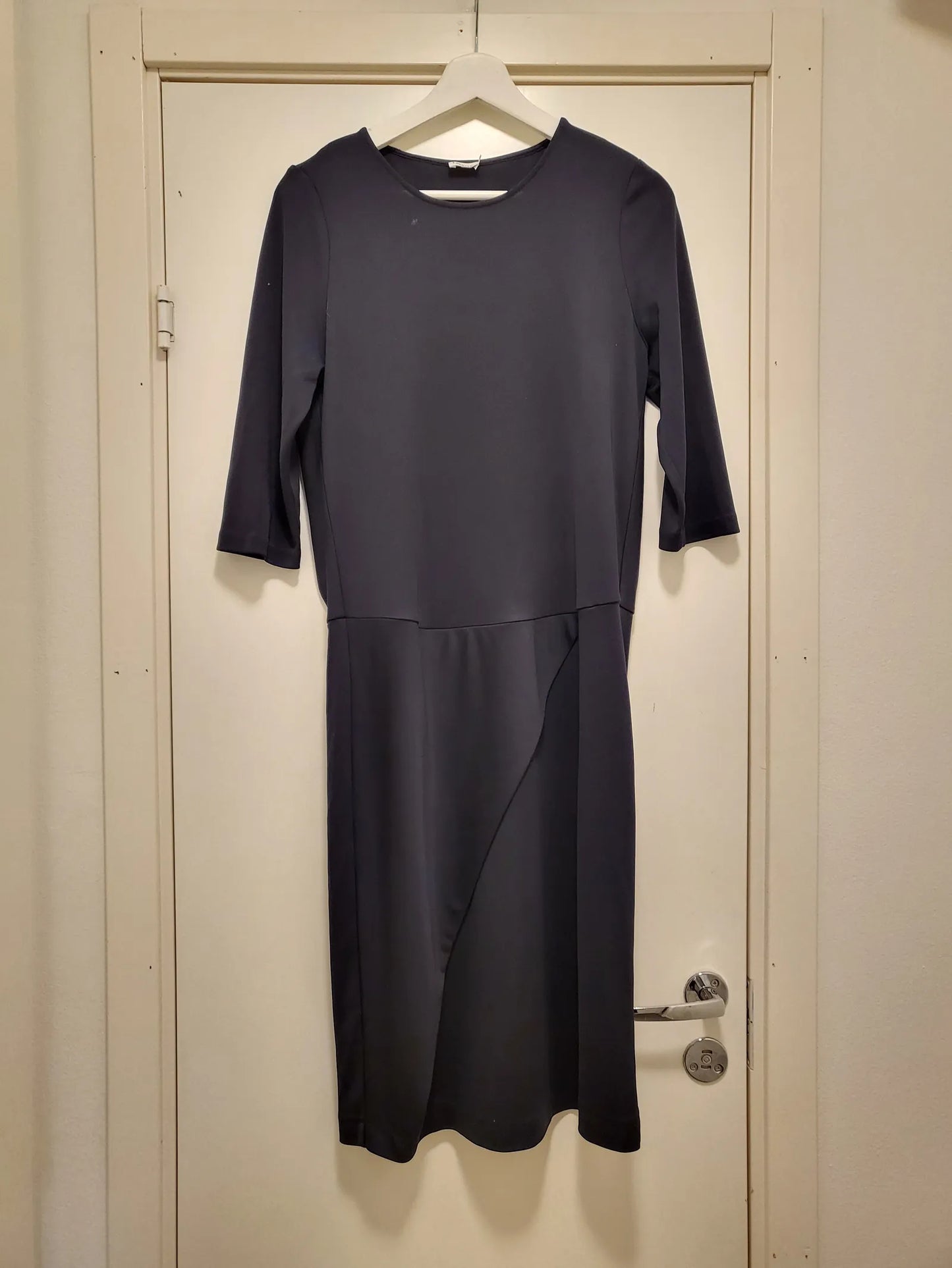 Filippa K Jersey Pleat-klänning NWOT