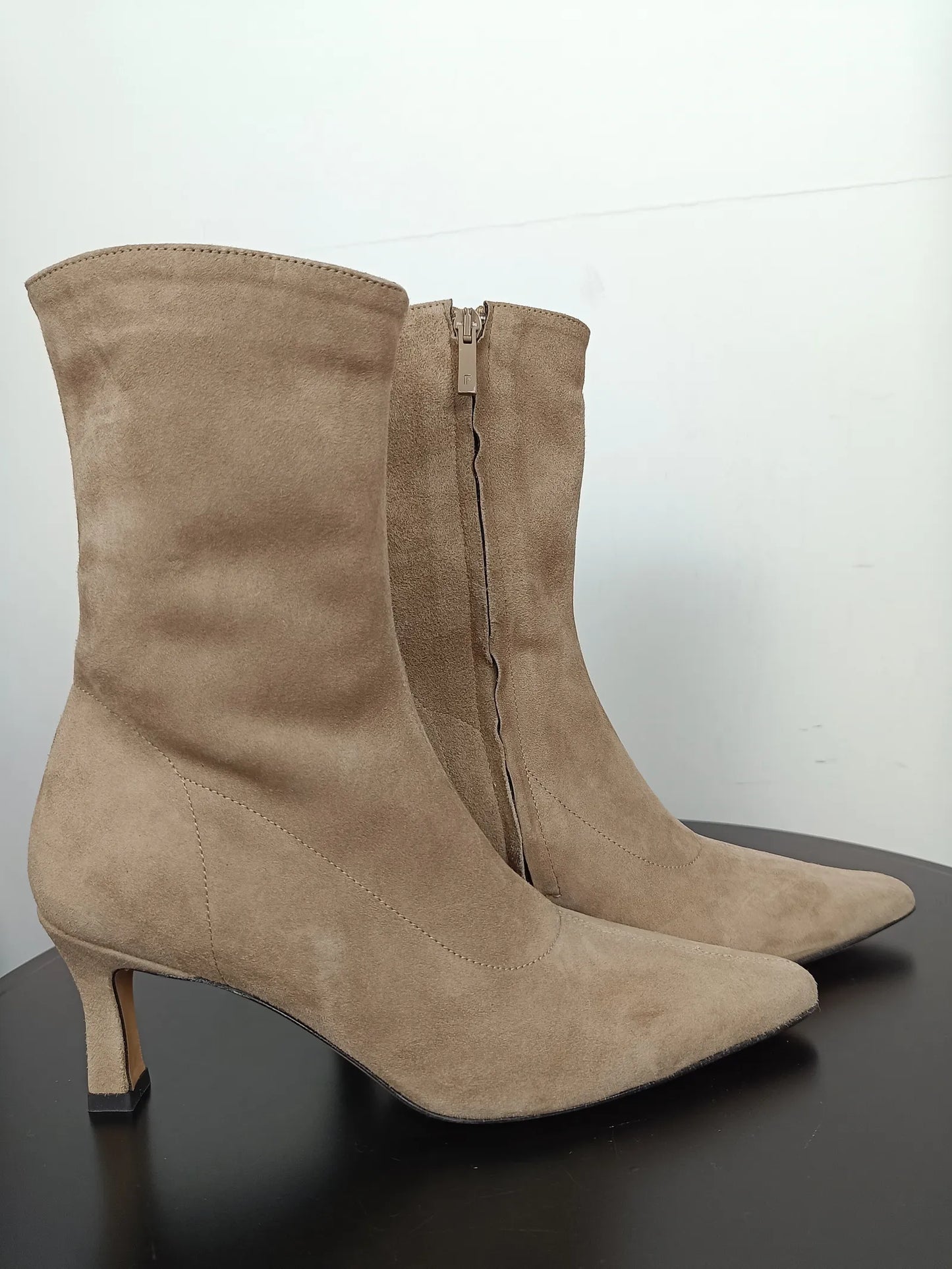 Flattered Carolina Tan Suede-boots NWOT