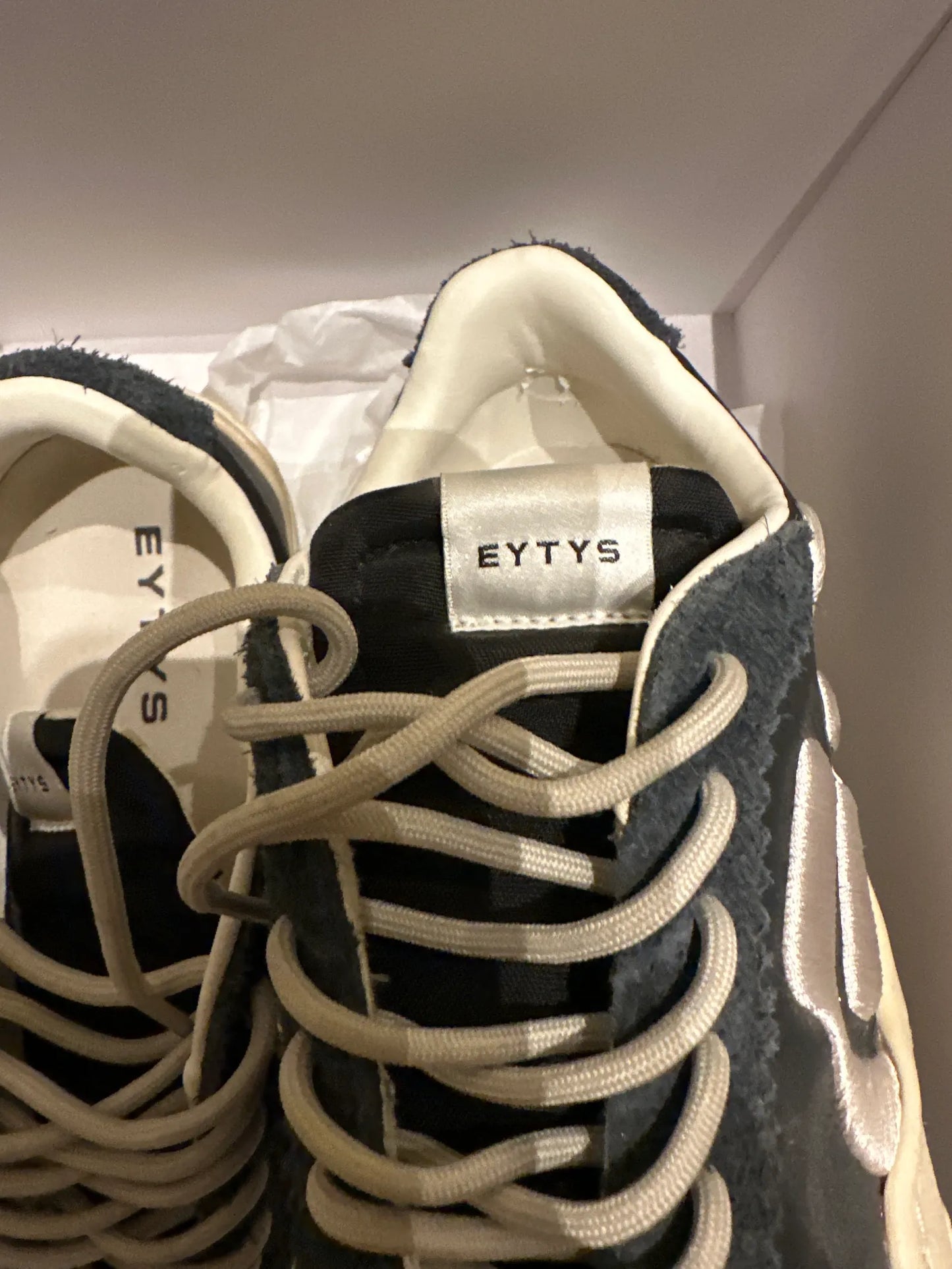 Eytys Santos Leather Orca-skinnsneakers